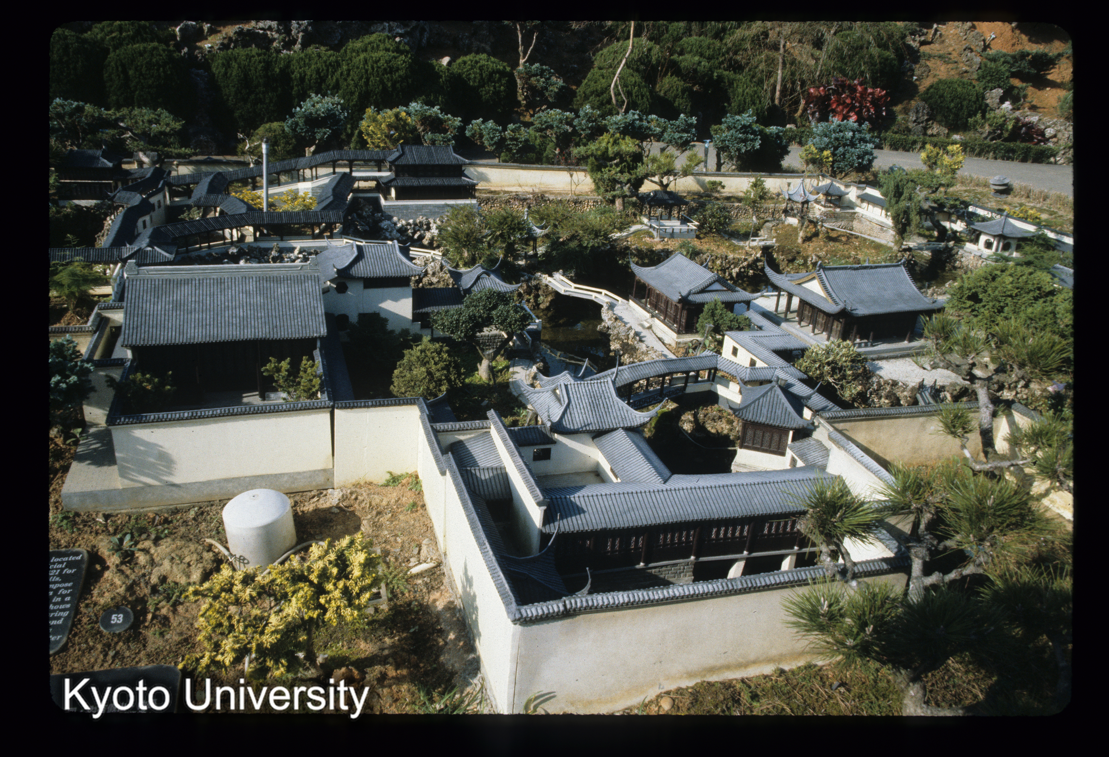 ［スライド］ (1)