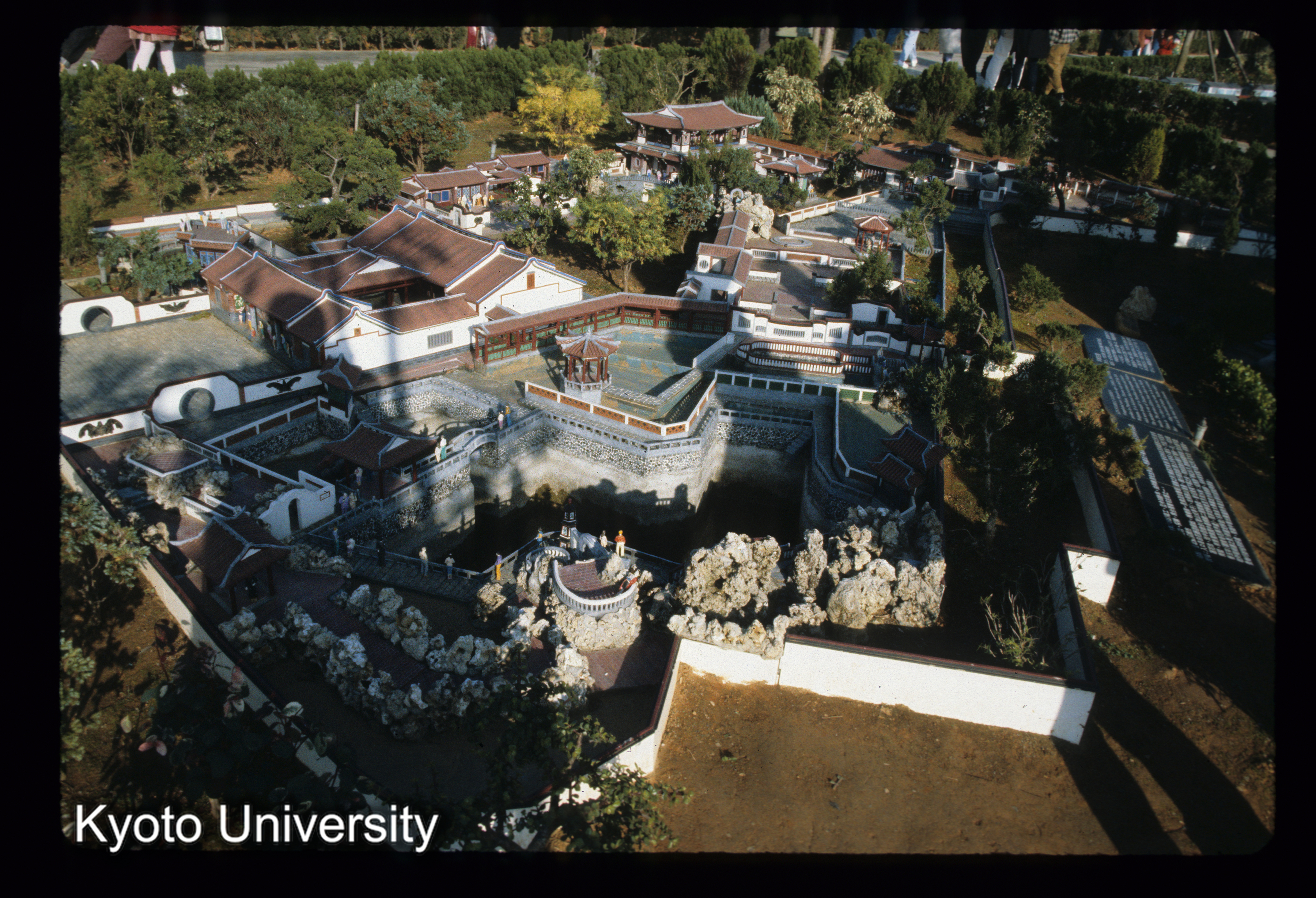 ［スライド］ (1)