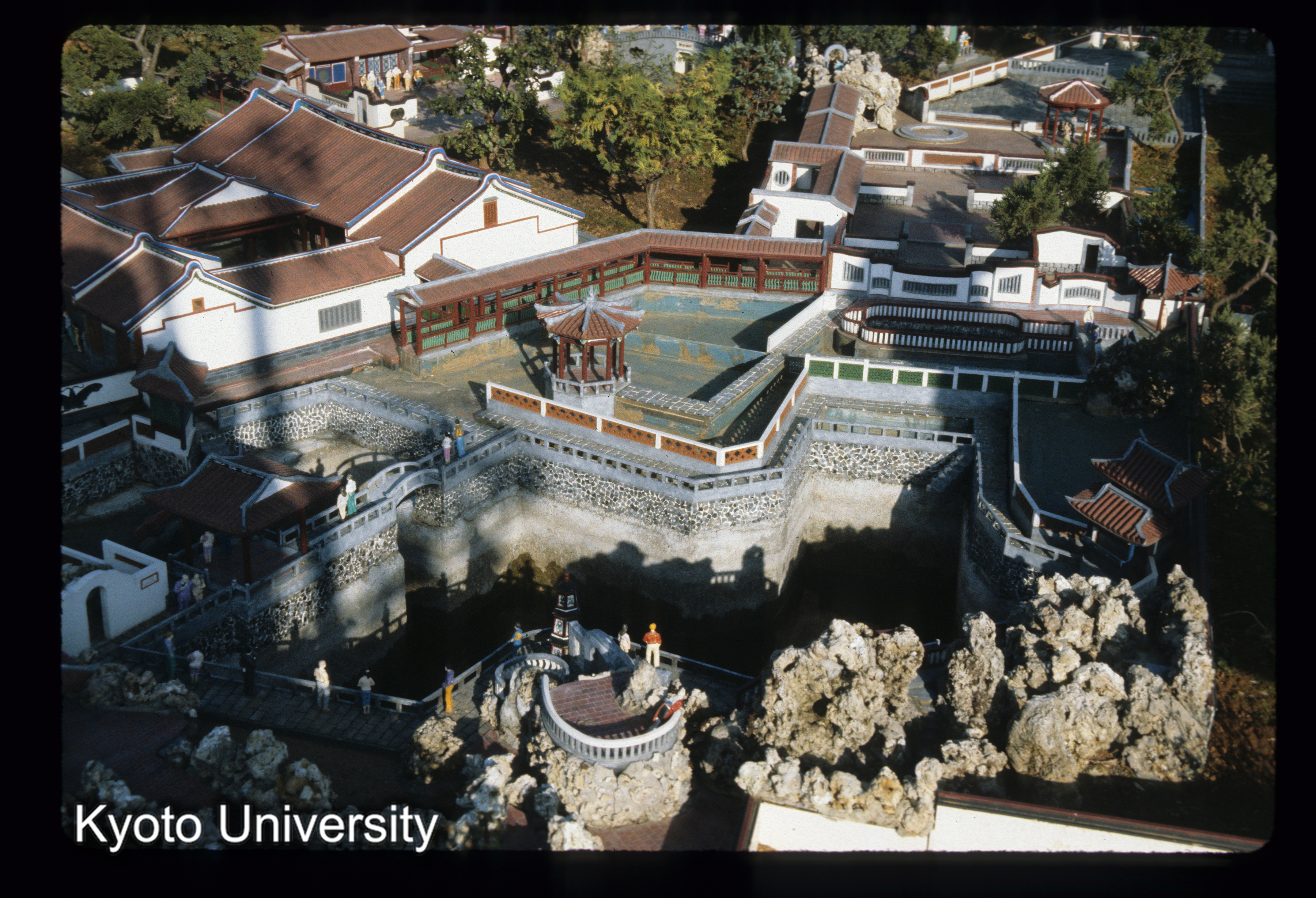 ［スライド］ (1)