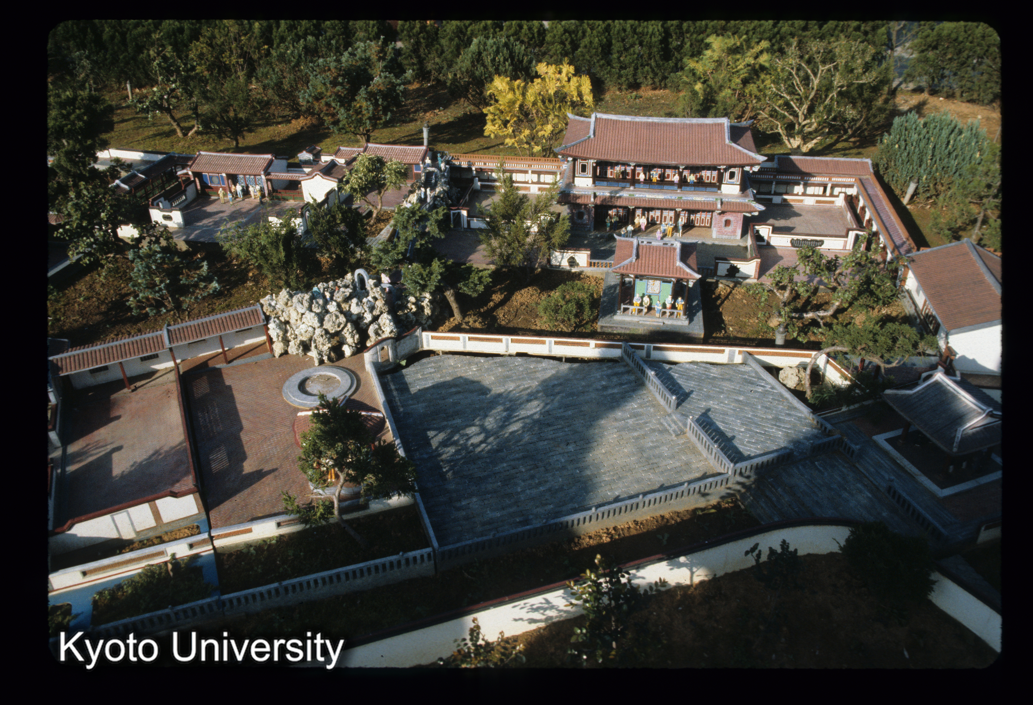 ［スライド］ (1)