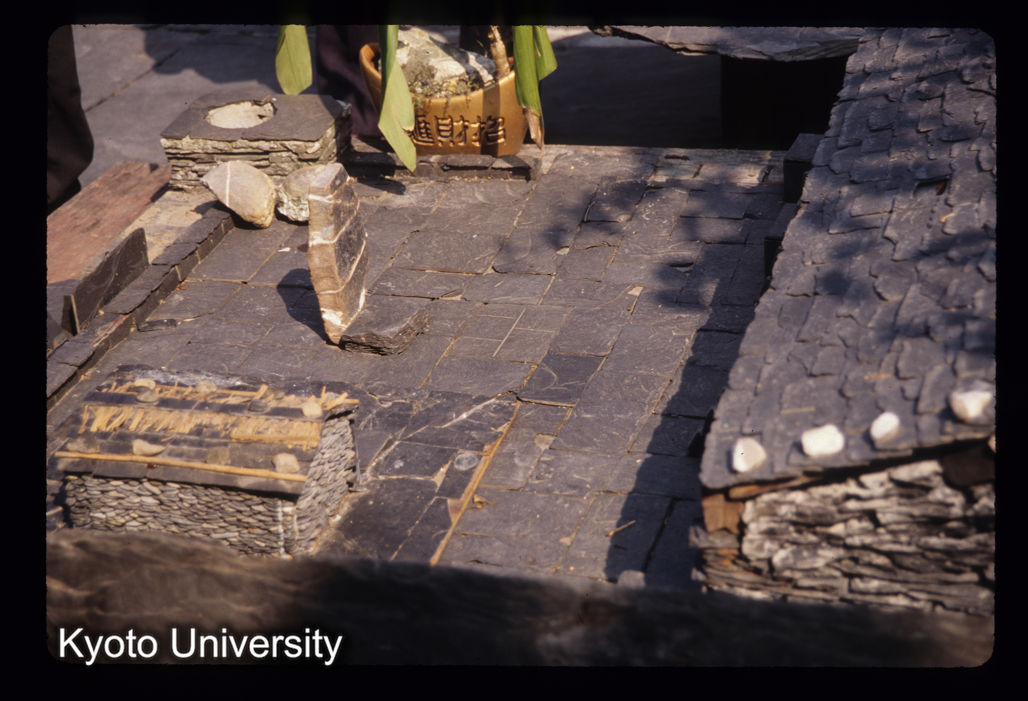 ［スライド］ (1)