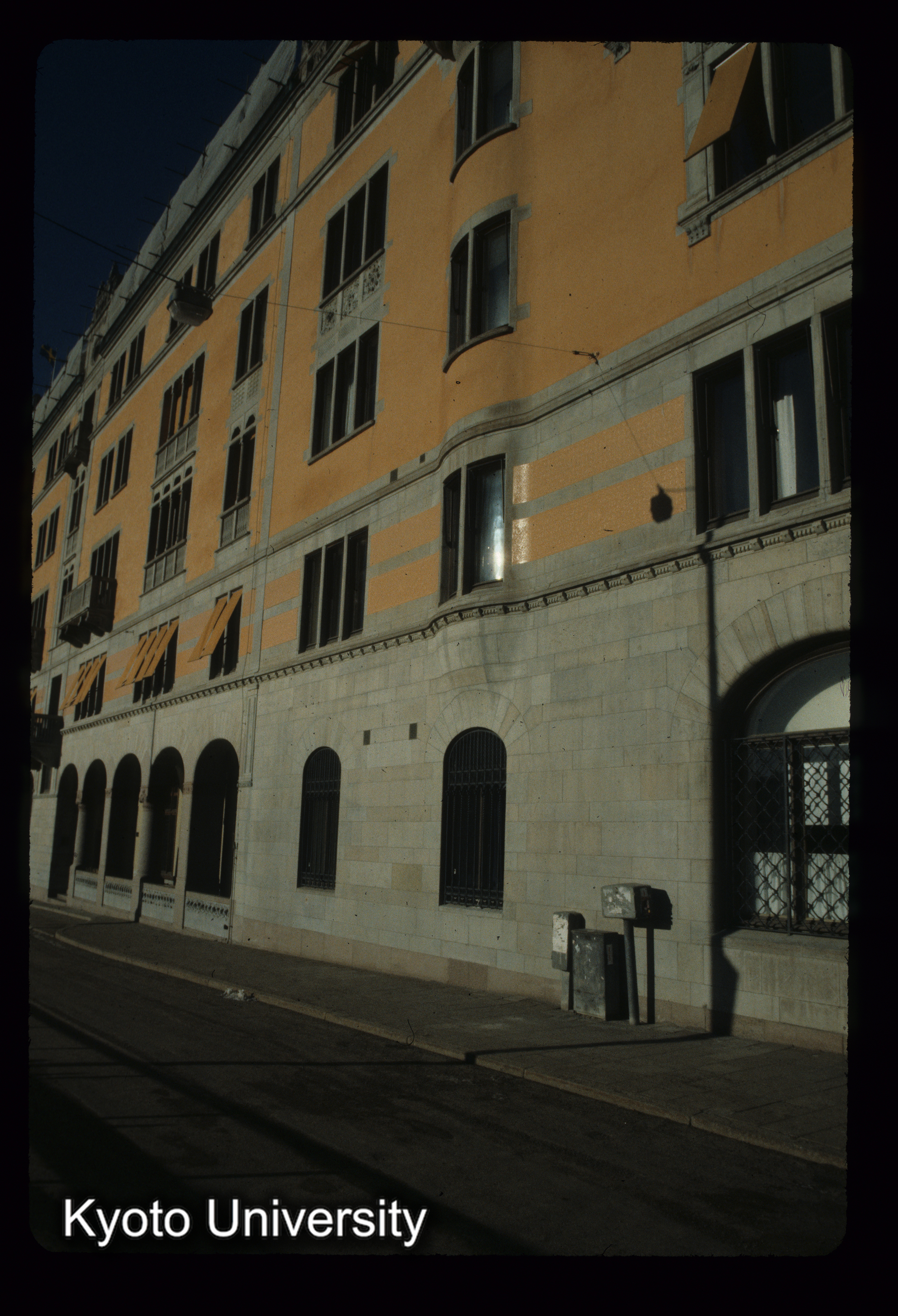 ［スライド］ (1)