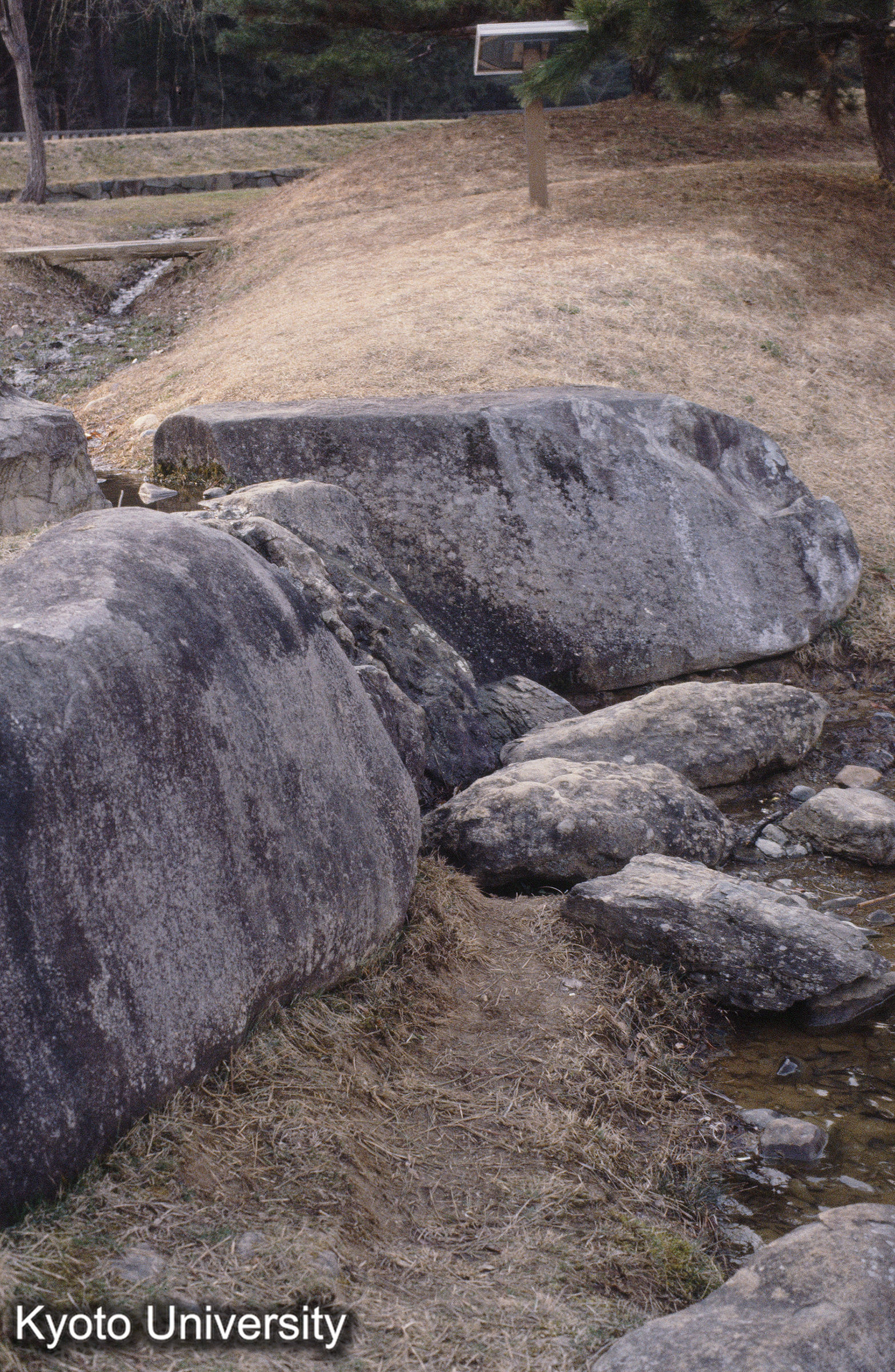 観自在王院 瀑布 (1)