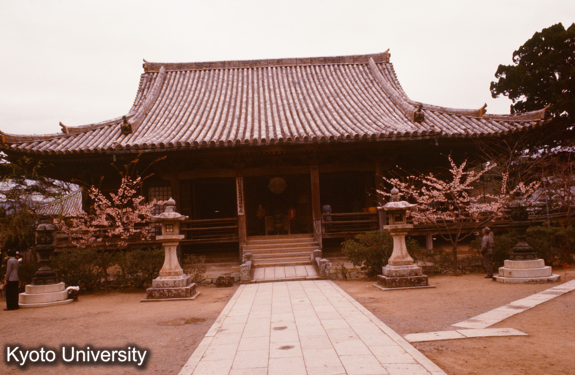 道成寺本堂 正面 (1)