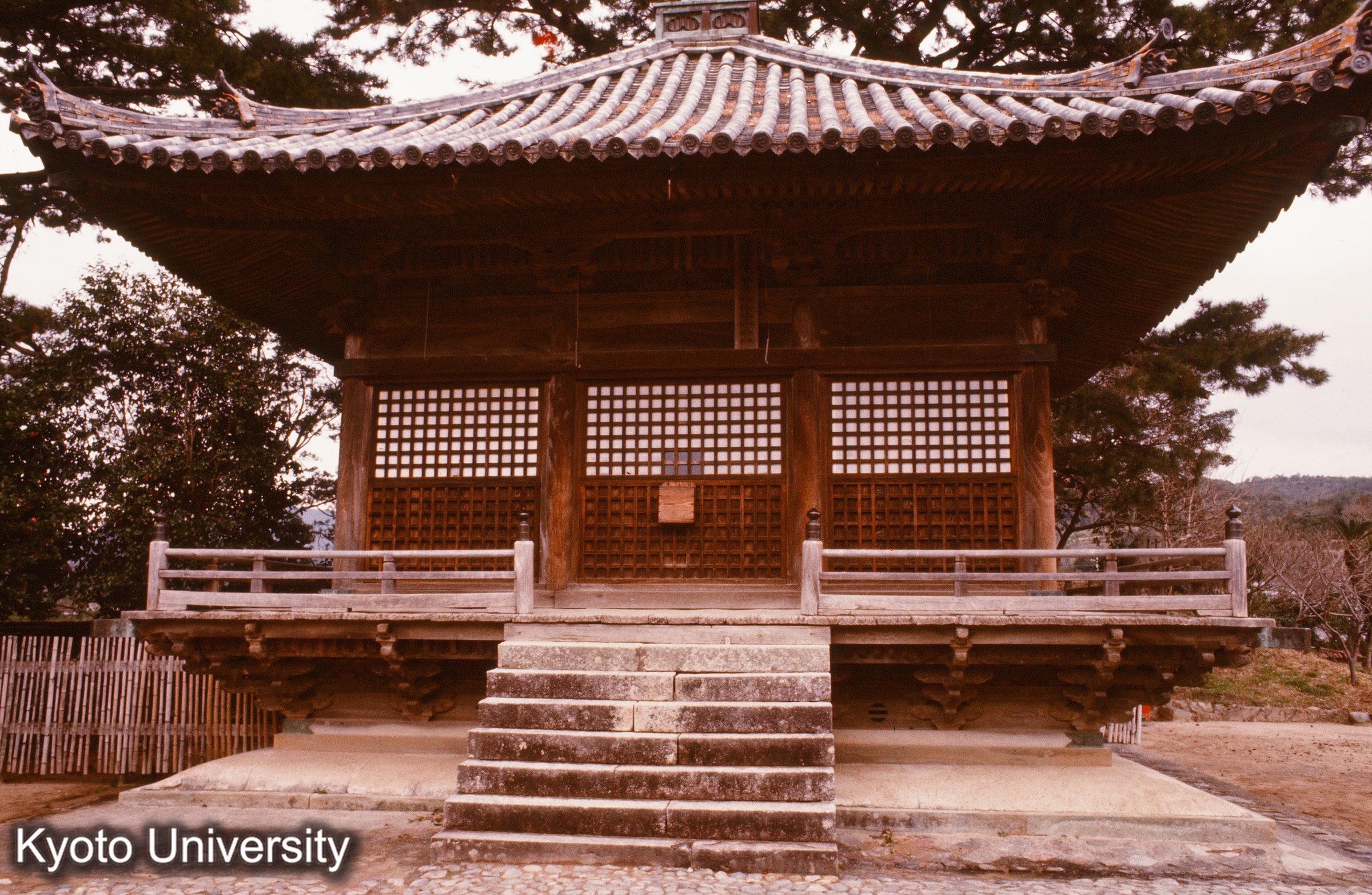 道成寺護摩堂 正面 (1)