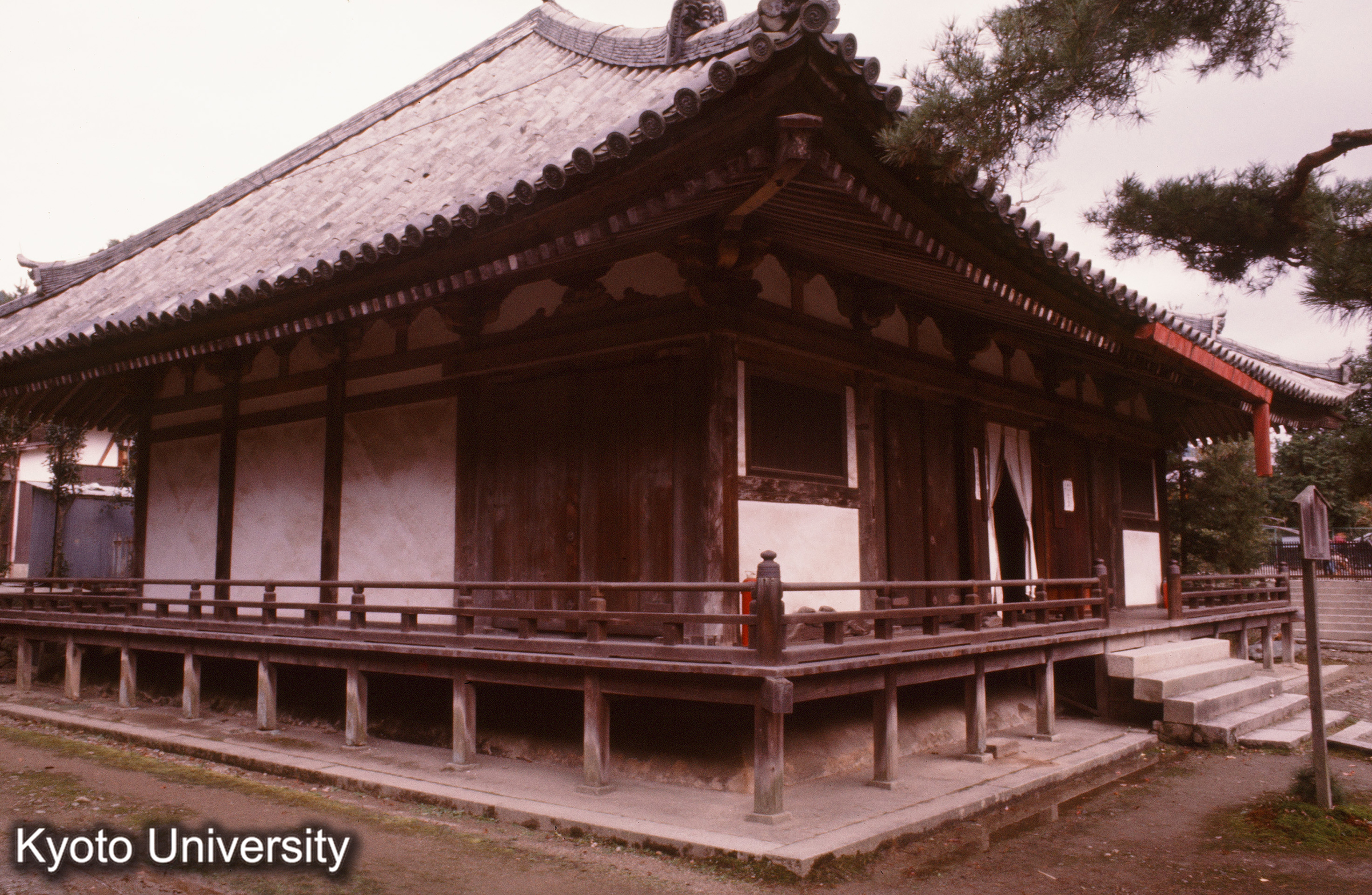 法界寺薬師堂 正側面 (1)