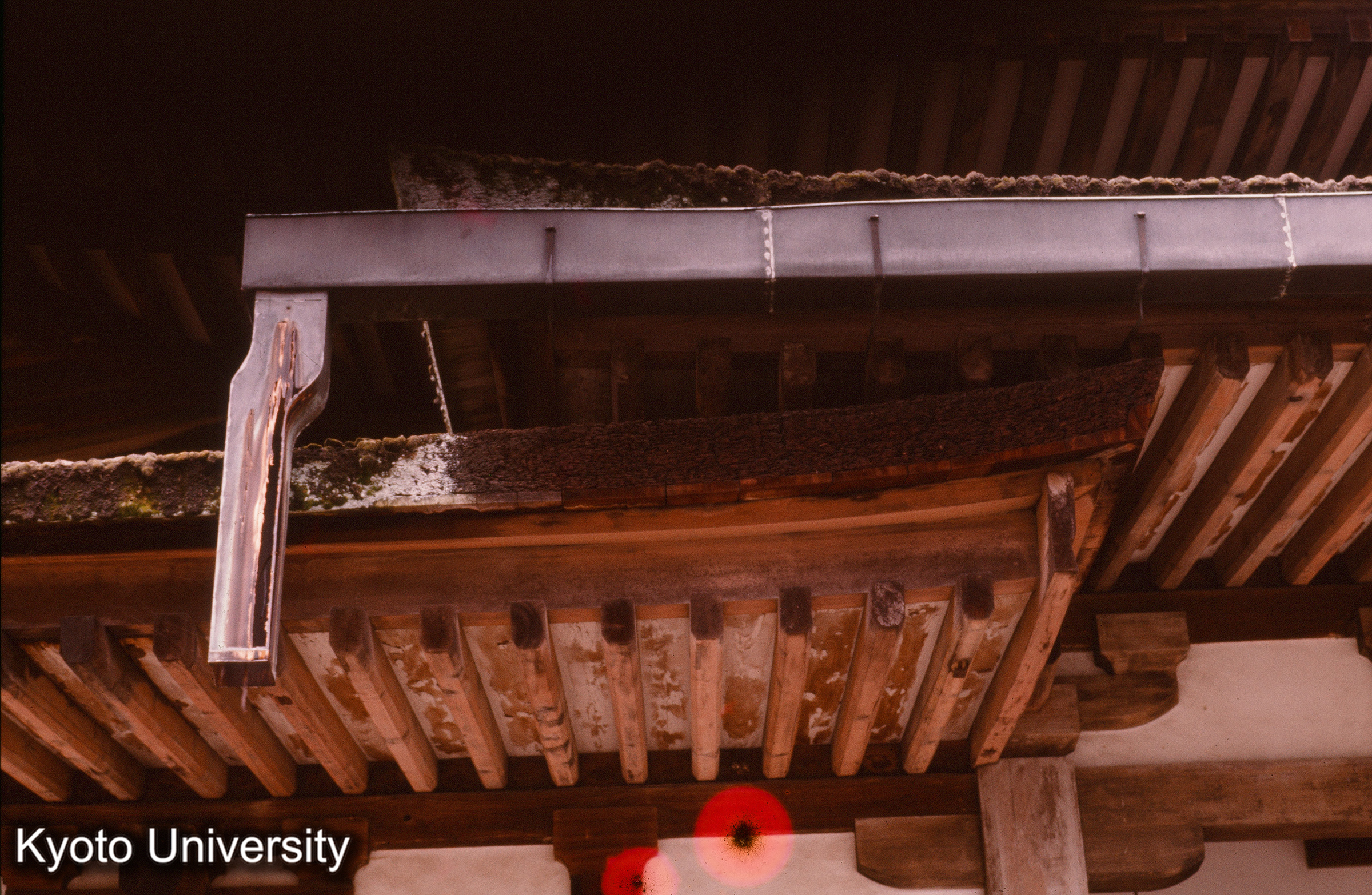 法界寺阿弥陀堂 もこし切上げ屋根取合詳細 (1)