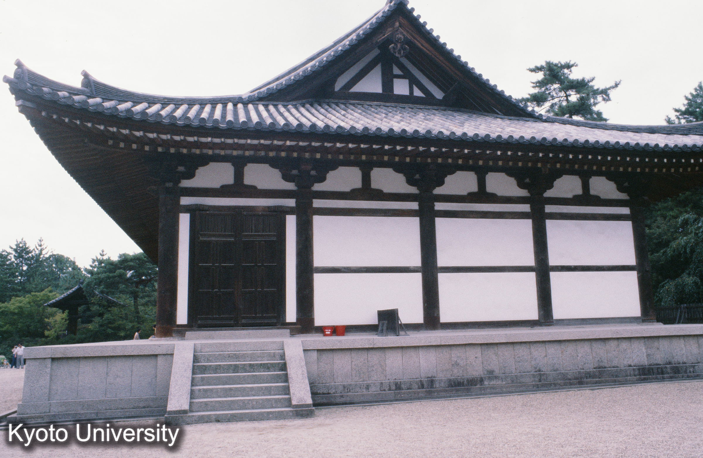唐招提寺 礼堂側面 (1)