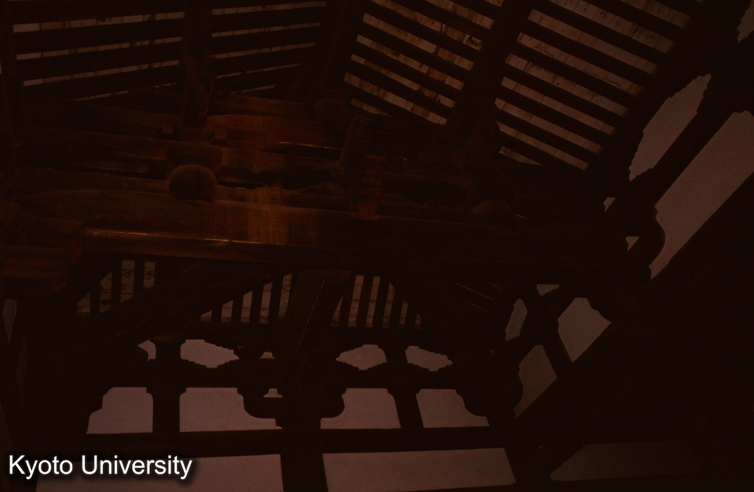 東大寺法華堂礼堂 内部構架_× (1)