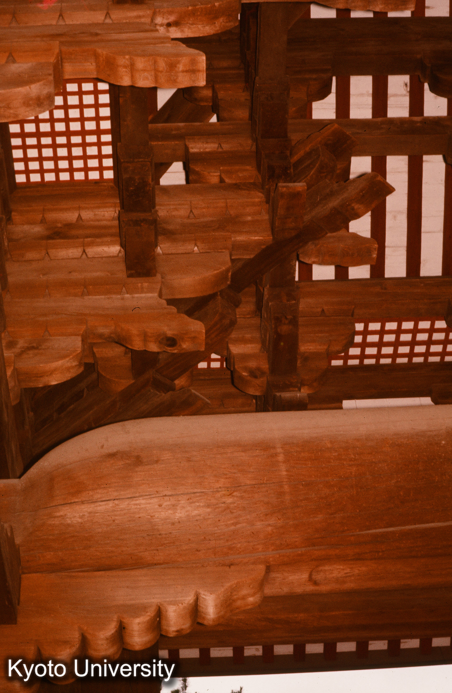 東大寺鐘楼 内部斗栱_〇 (1)