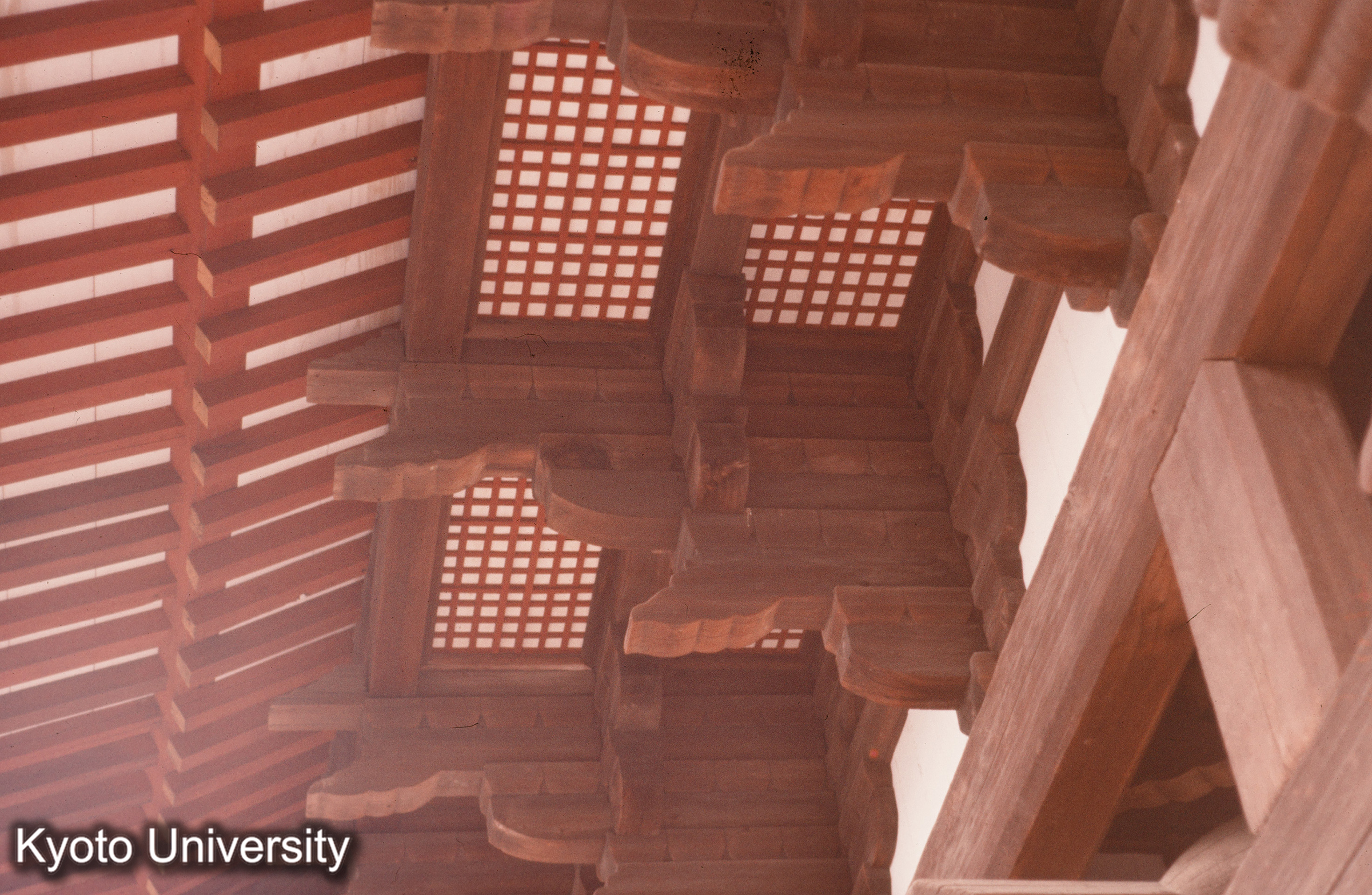 東大寺鐘楼 隅軒見上げ (1)