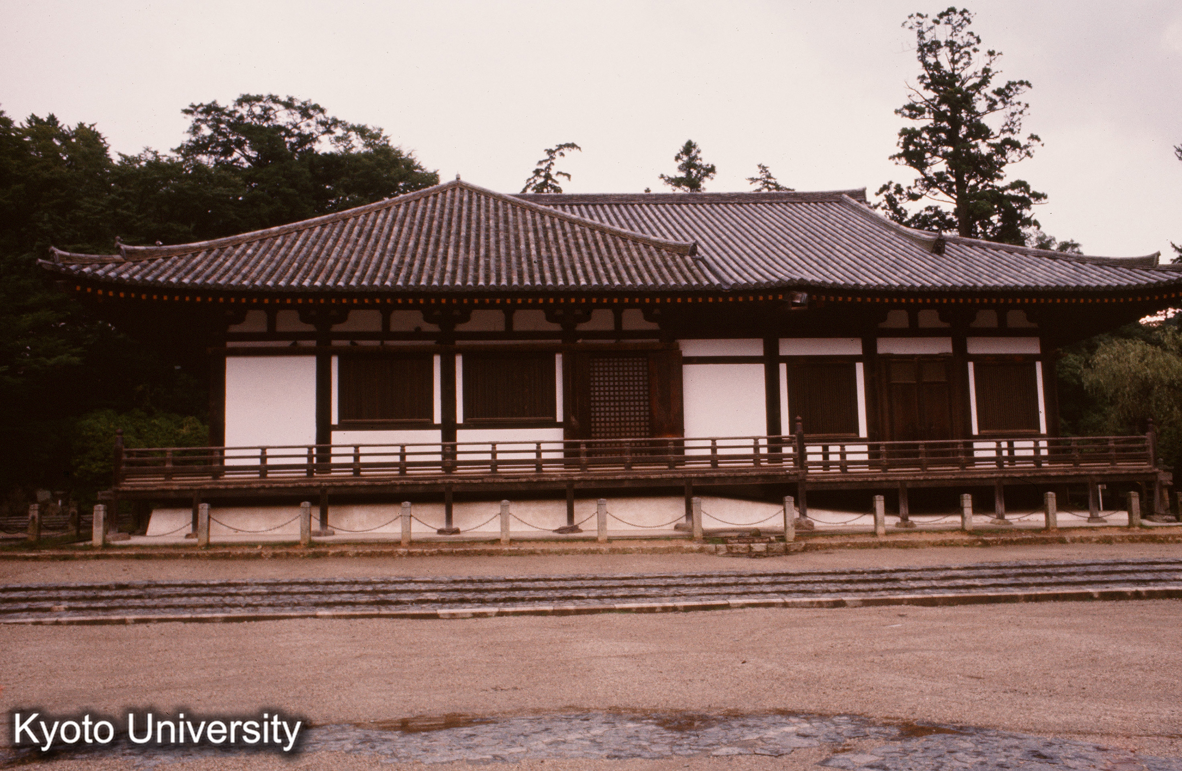 東大寺法華堂 側面 正堂 礼堂_〇 (1)