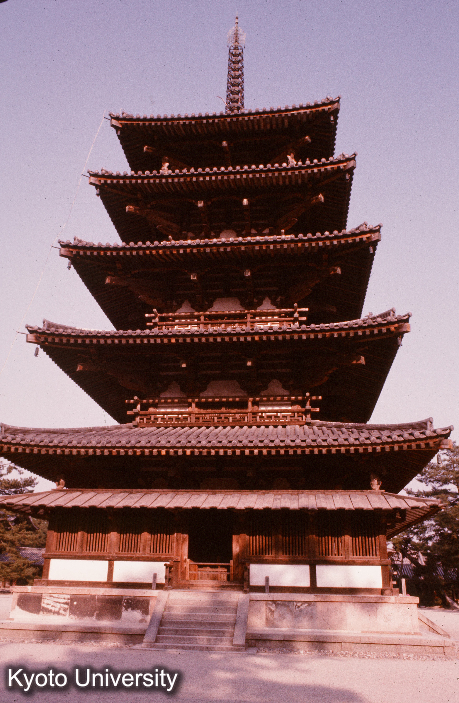 法隆寺 五重塔 正面 (1)