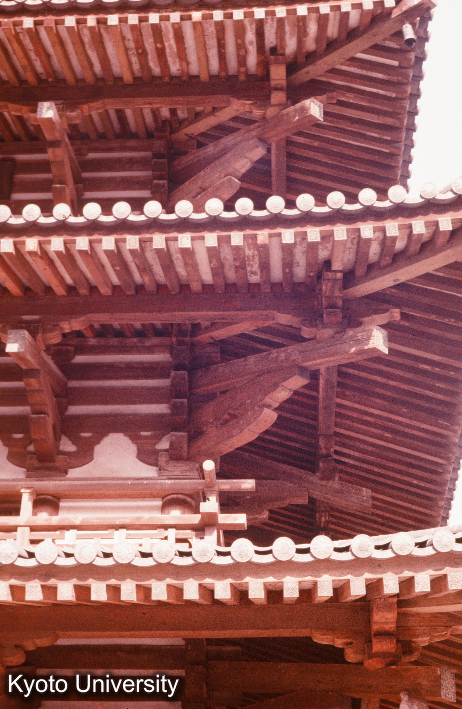 法隆寺 五重塔 隅軒 (1)