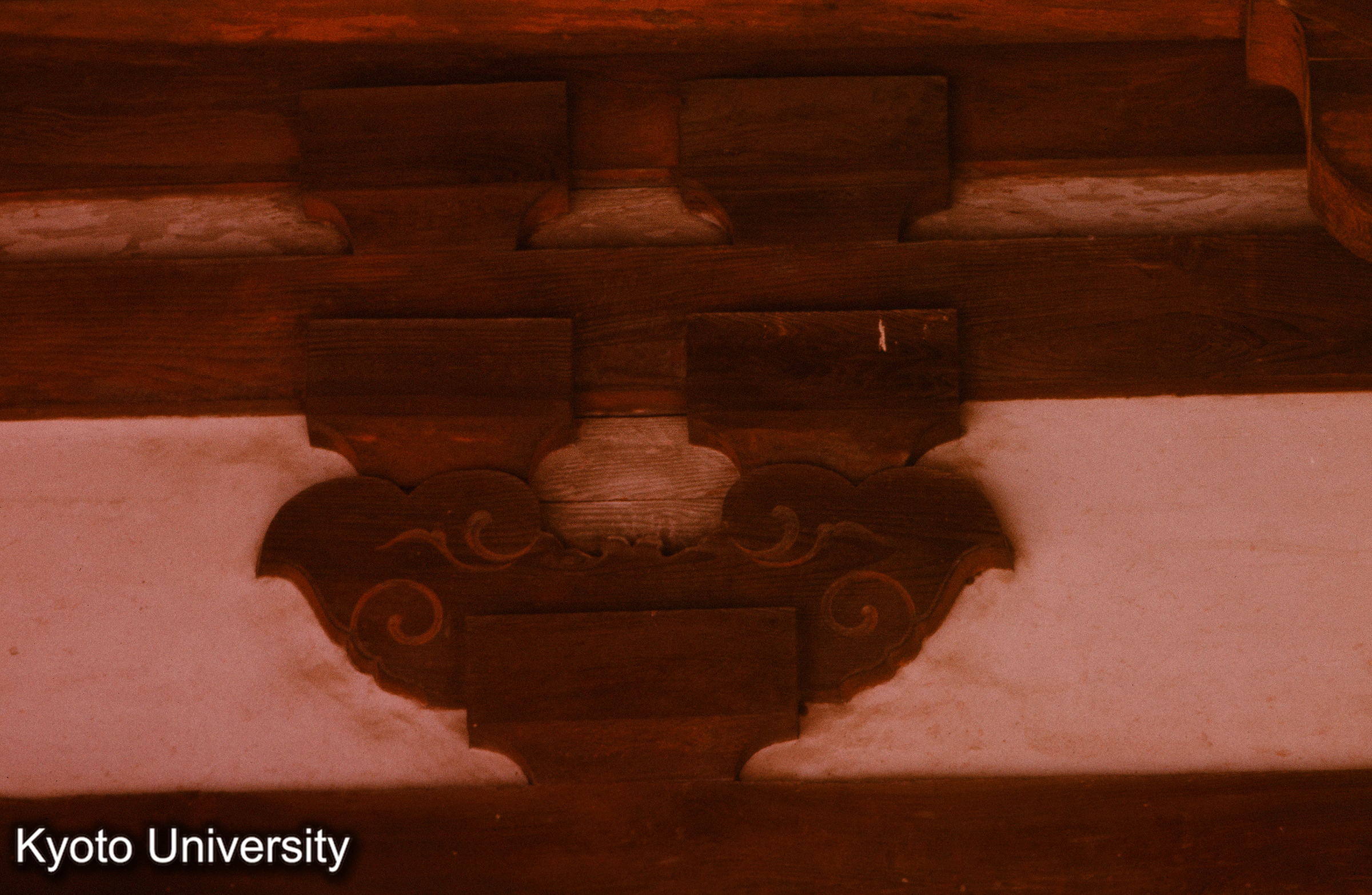 法隆寺 南大門 双斗花肘木 (1)