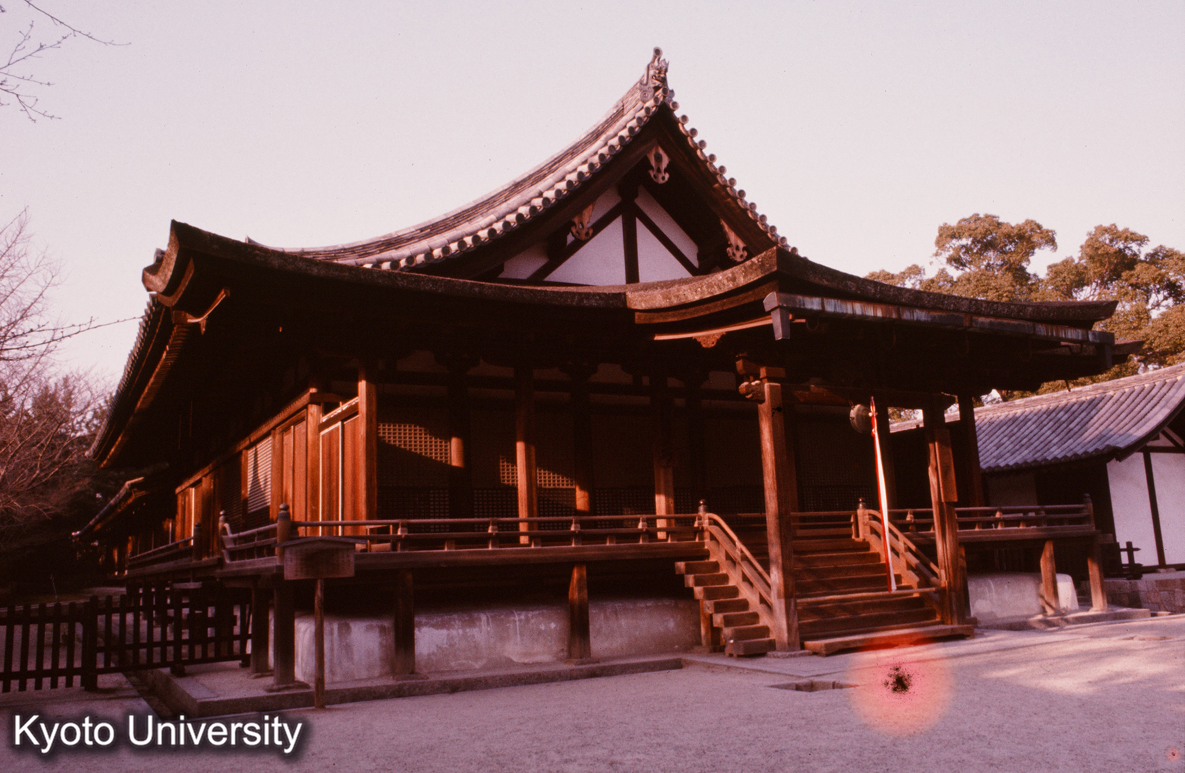 法隆寺 聖霊院 正側面 (1)
