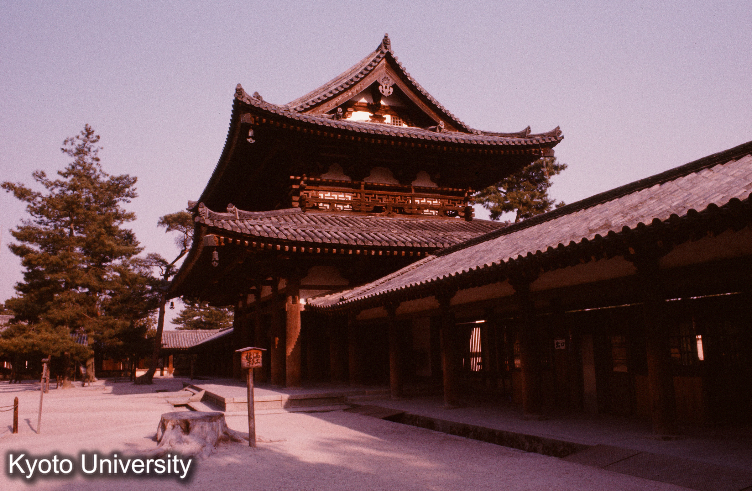 法隆寺 中門 回廊 (1)