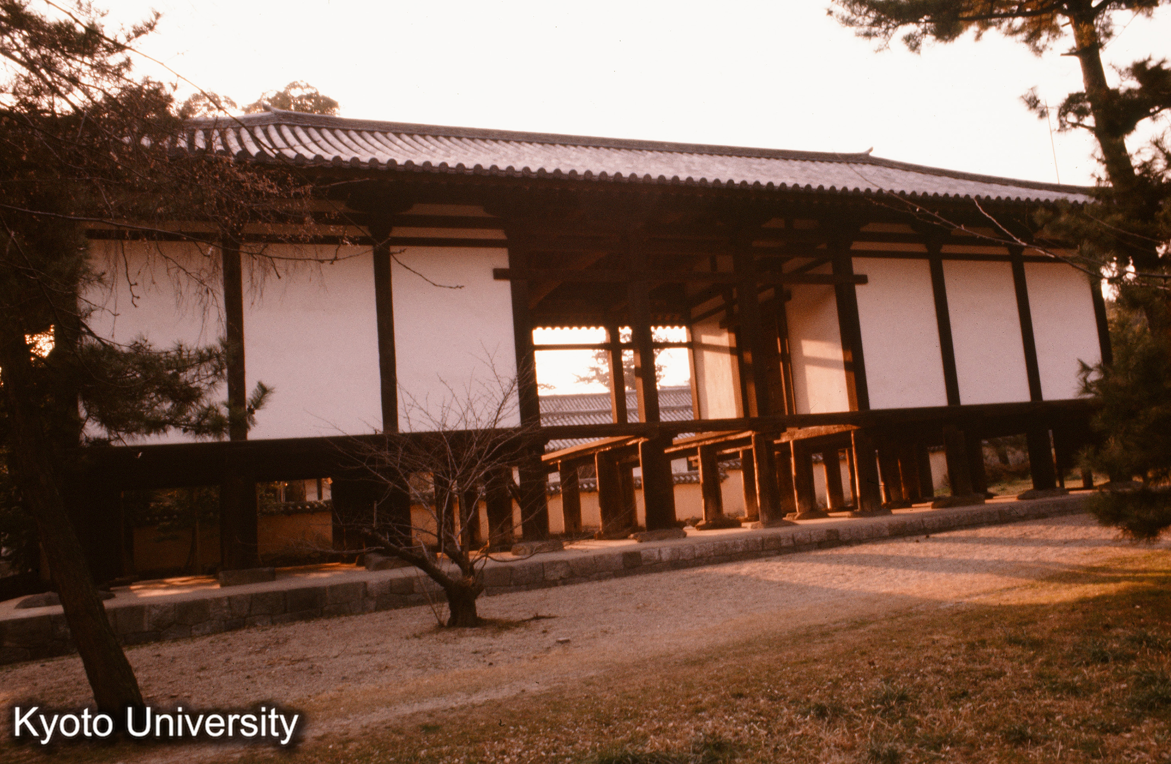 法隆寺 綱封蔵 (1)