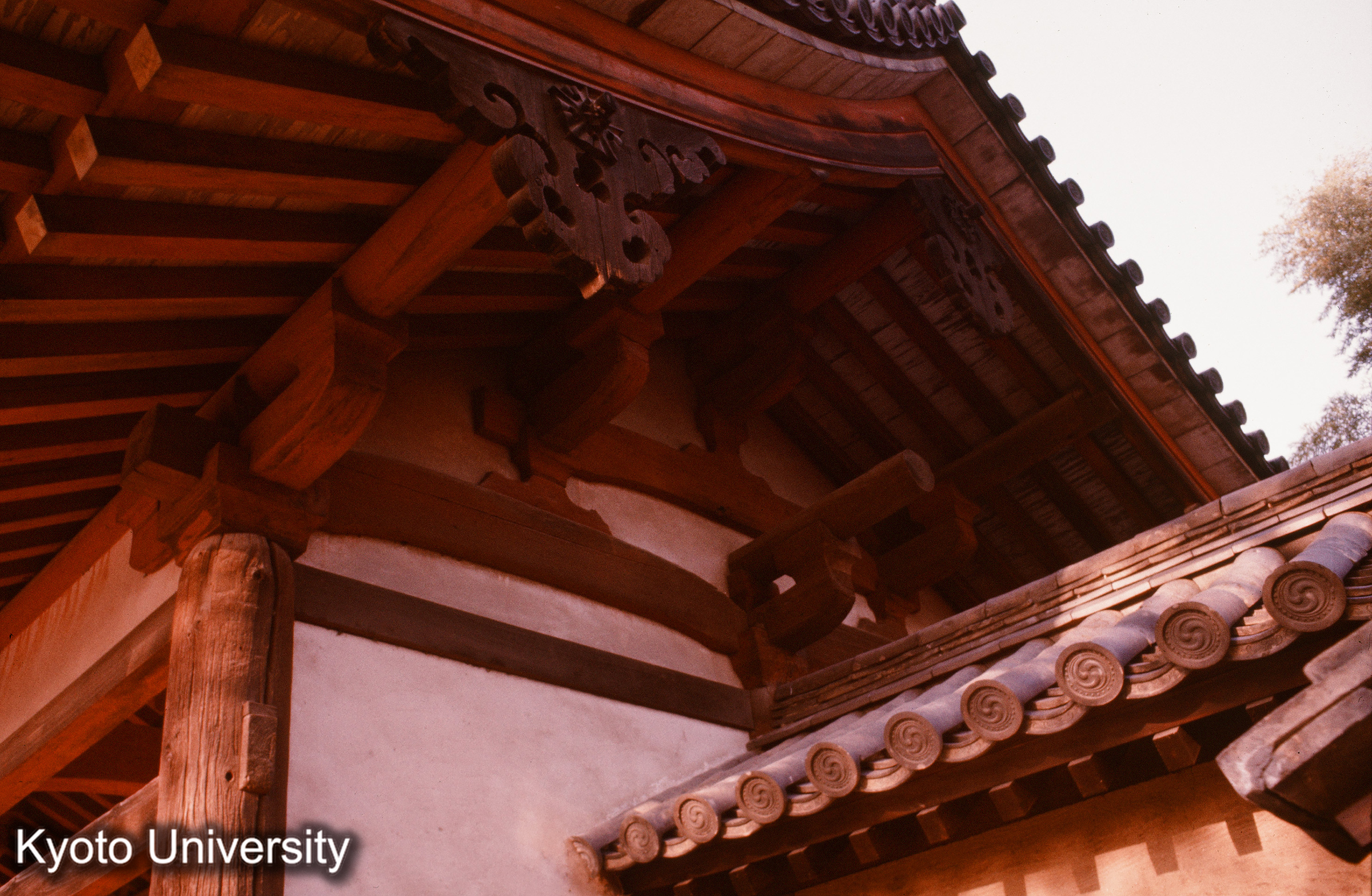 法隆寺 東大門 妻飾 (1)