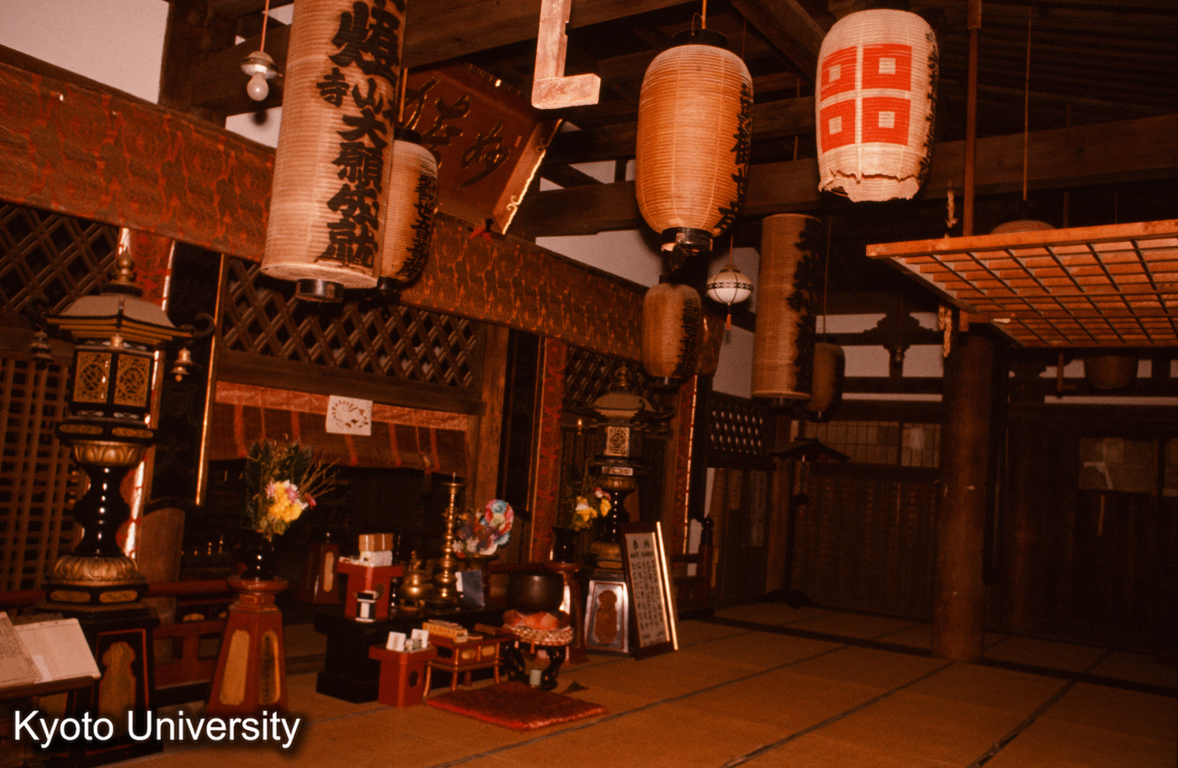 本山寺本堂 外陣 (1)