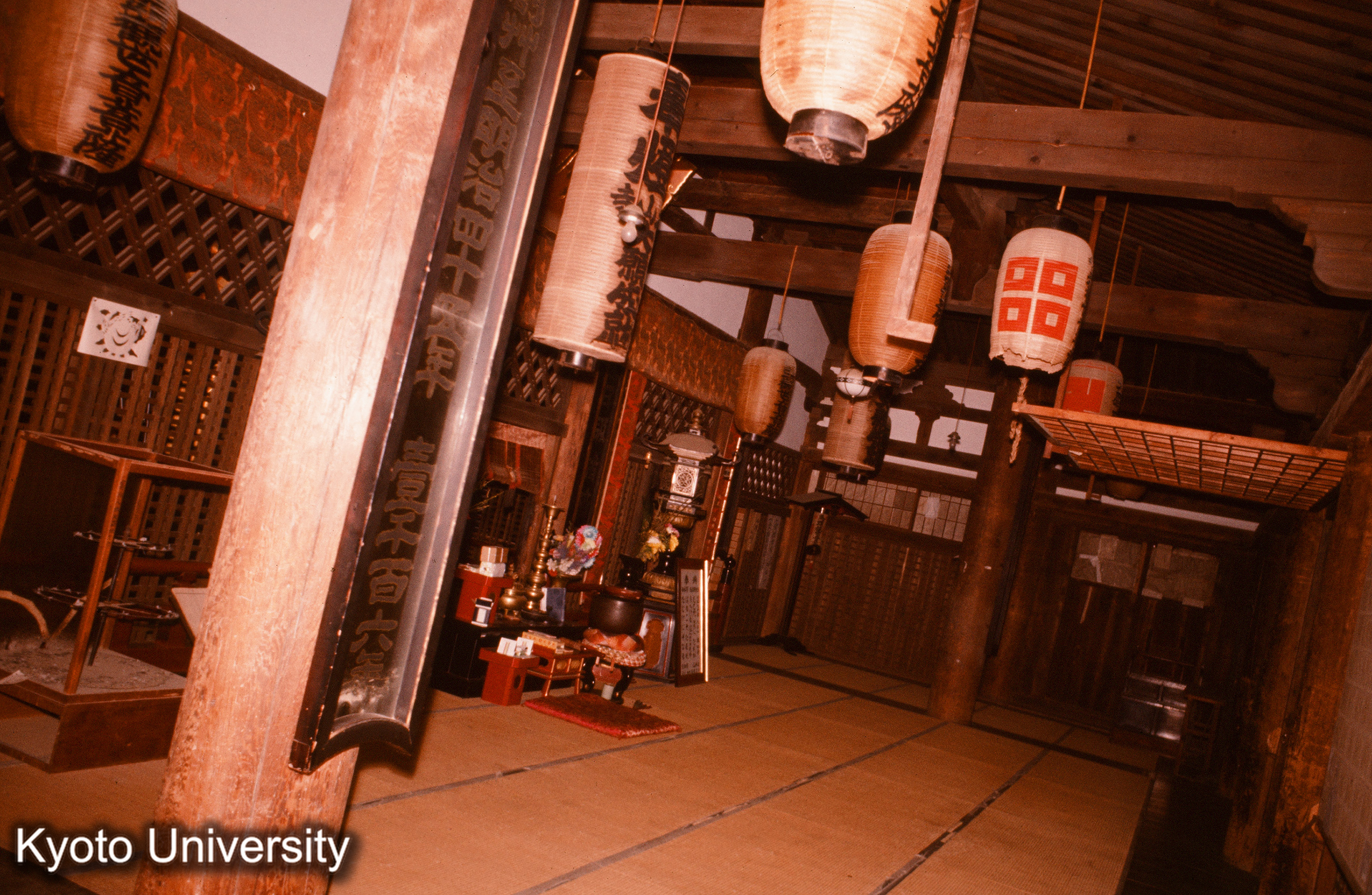 本山寺本堂 外陣 (1)