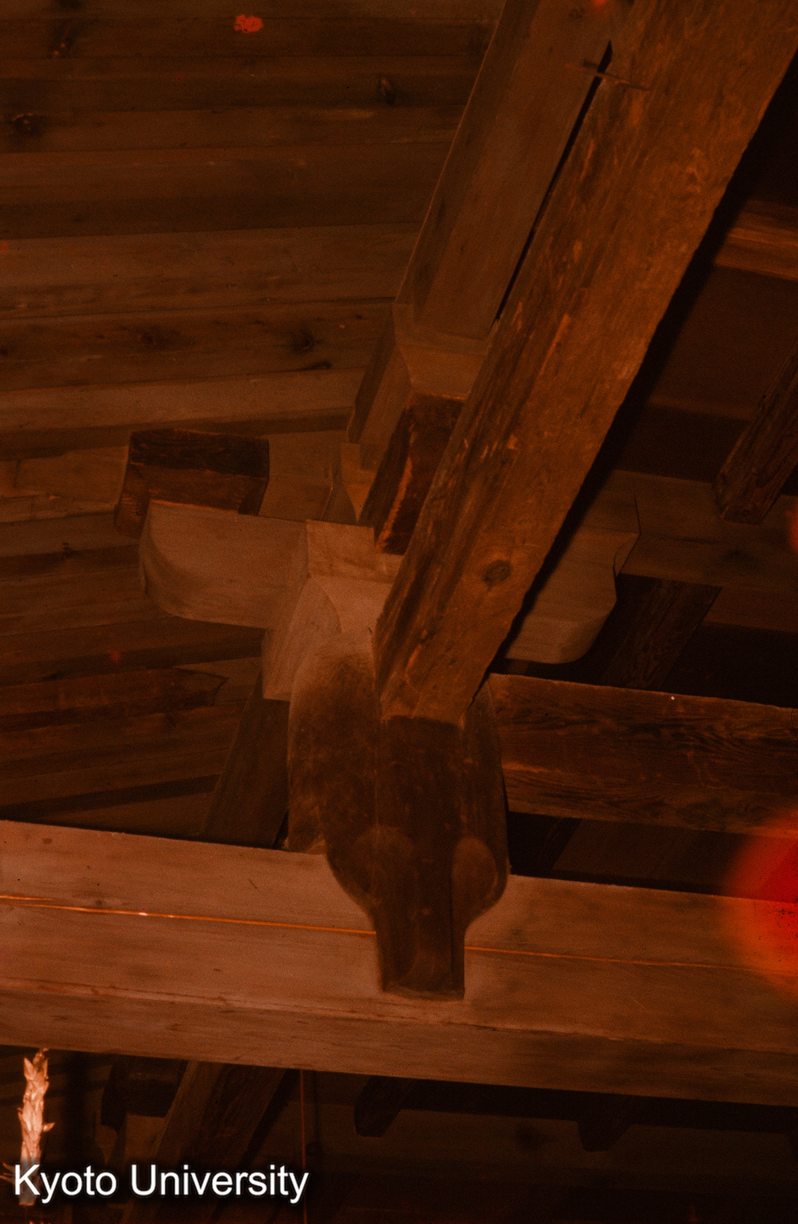 本山寺本堂 外陣 太瓶束 (1)