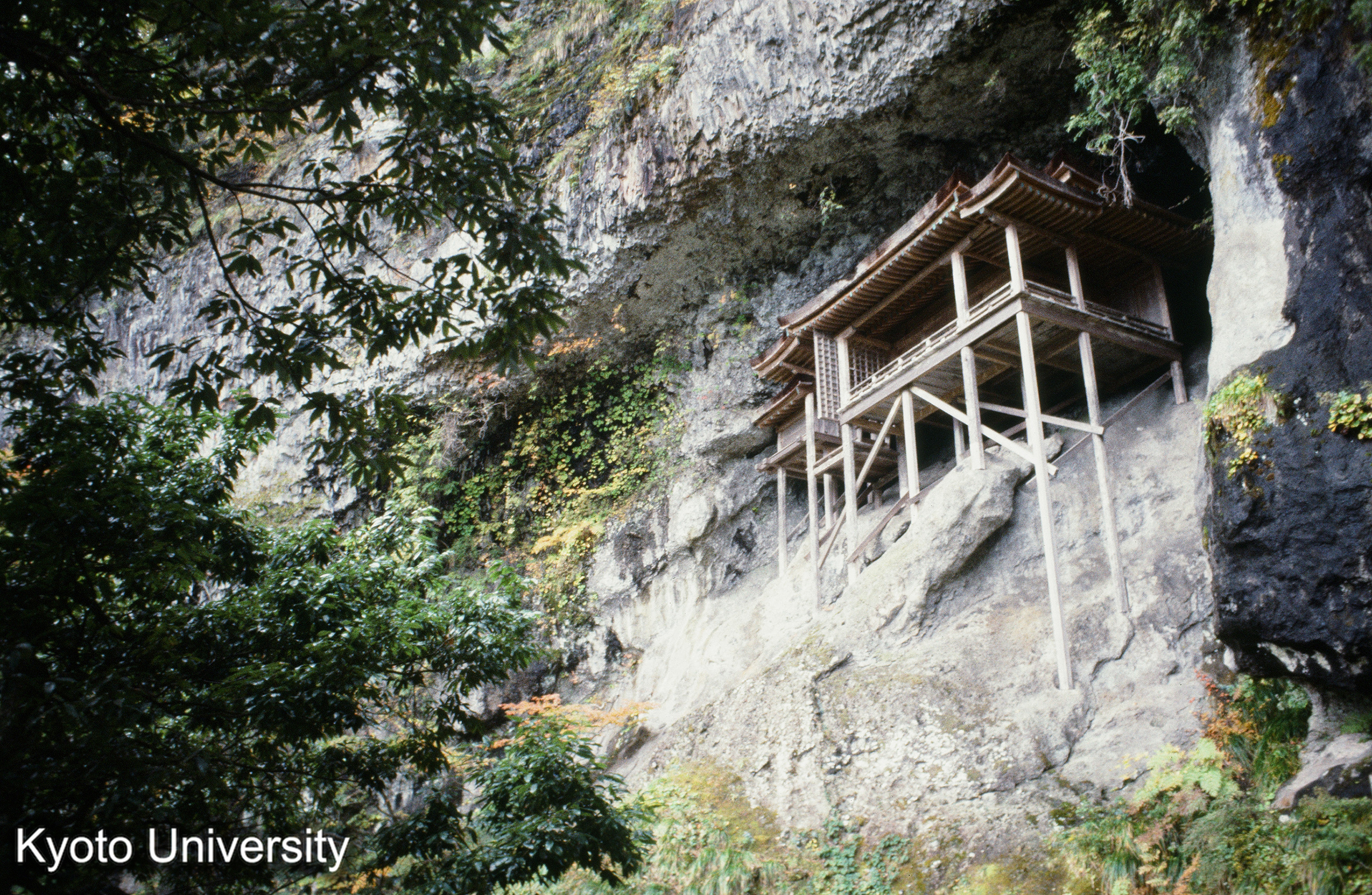 三仏寺 投入堂 (1)