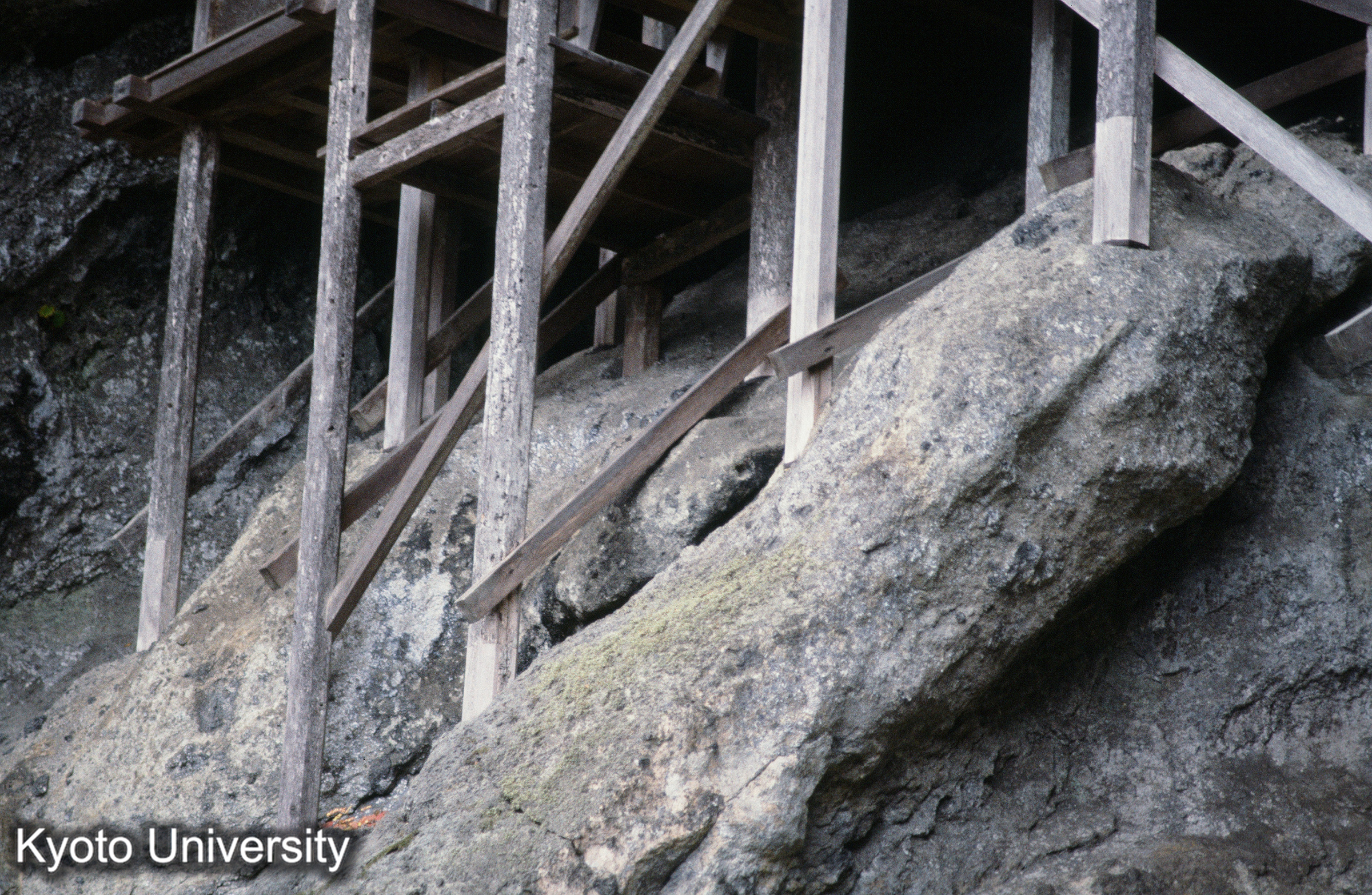 三仏寺 投入堂 (1)