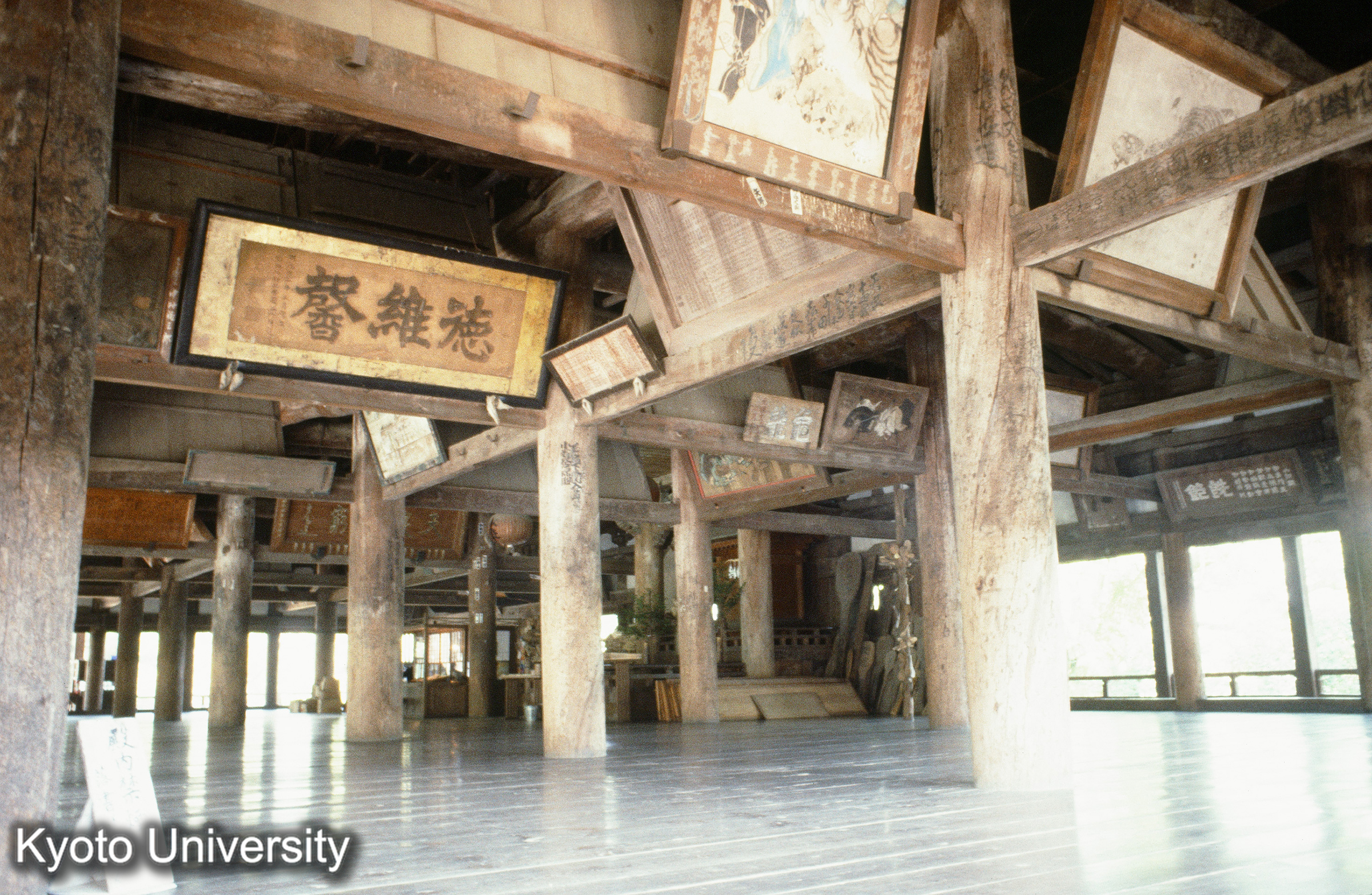 厳島神社末社 豊国神社本殿 (1)