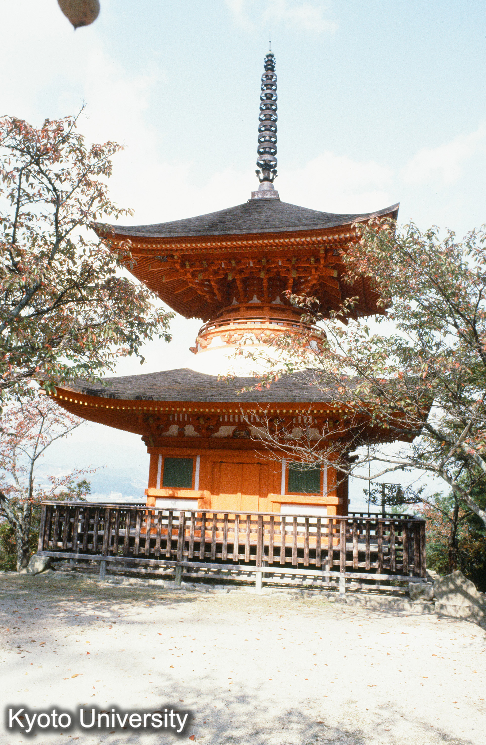 厳島神社 多宝塔全景 (1)