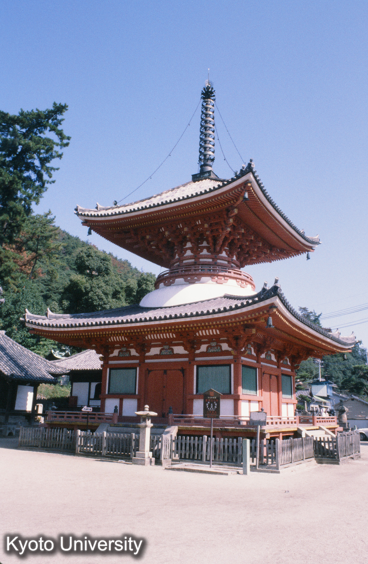 浄土寺多宝塔全景 (1)