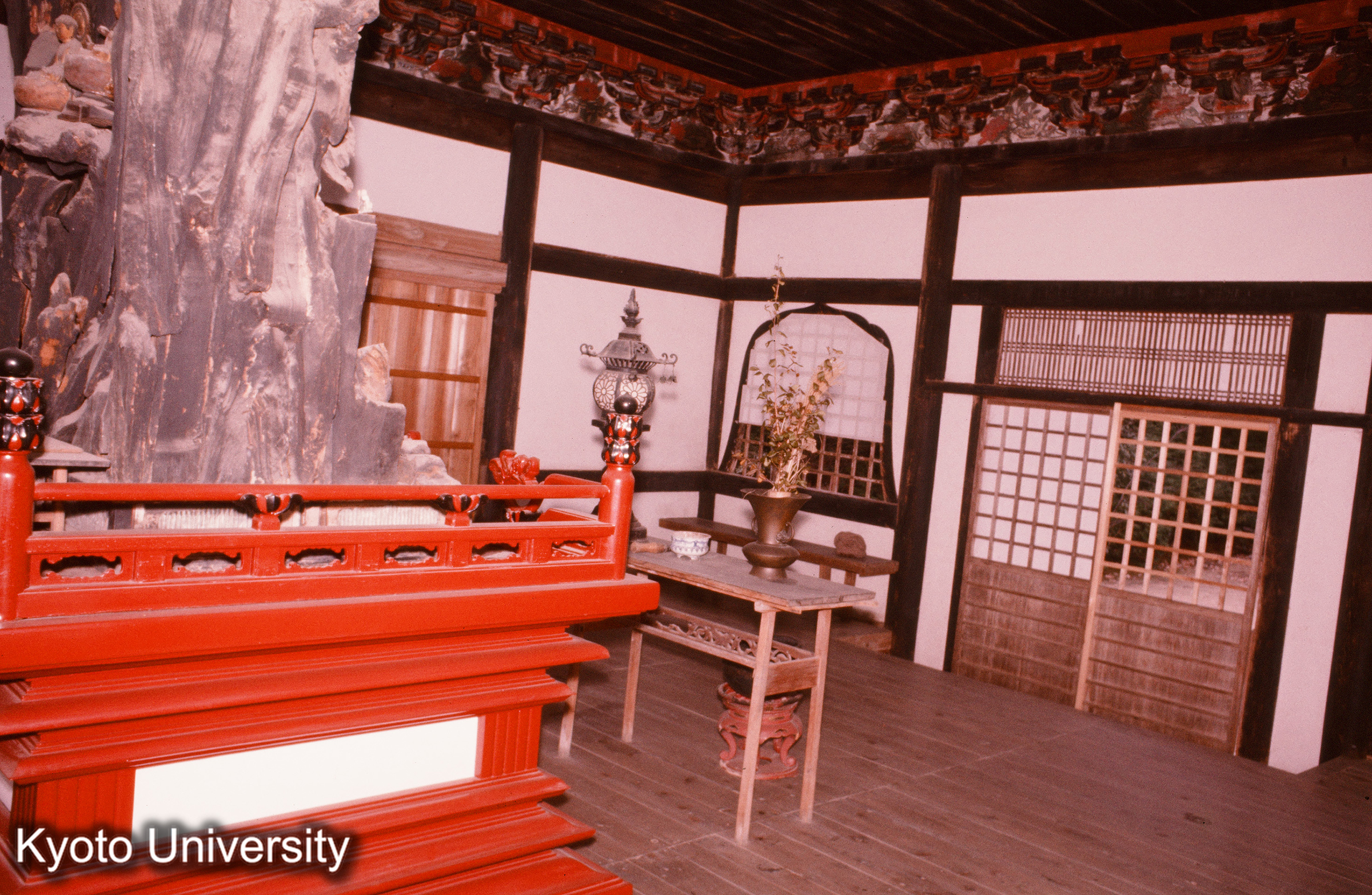 仏通寺含暉院地蔵堂 内部 (1)