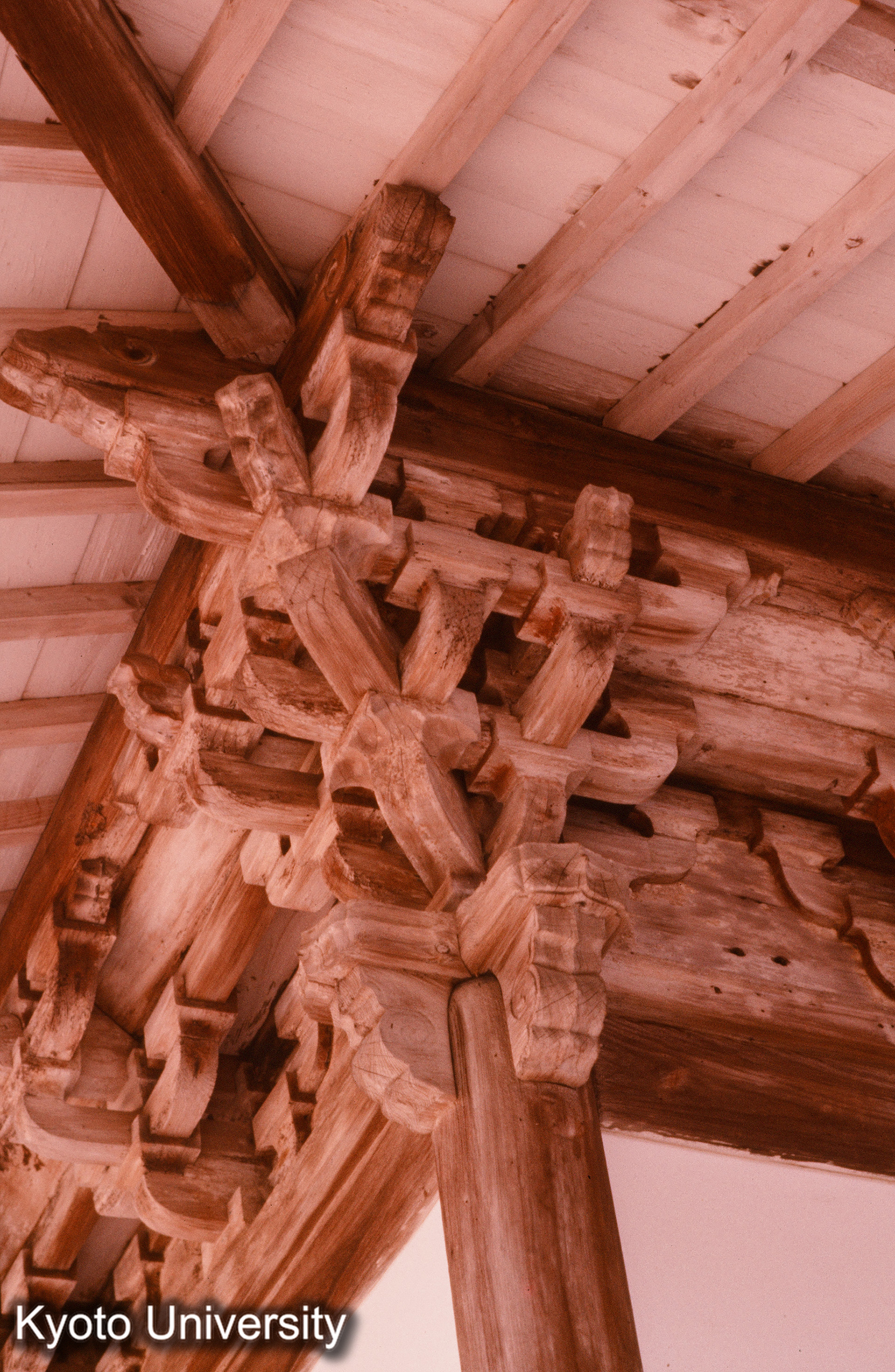 仏通寺含暉院地蔵堂 隅斗栱 (1)