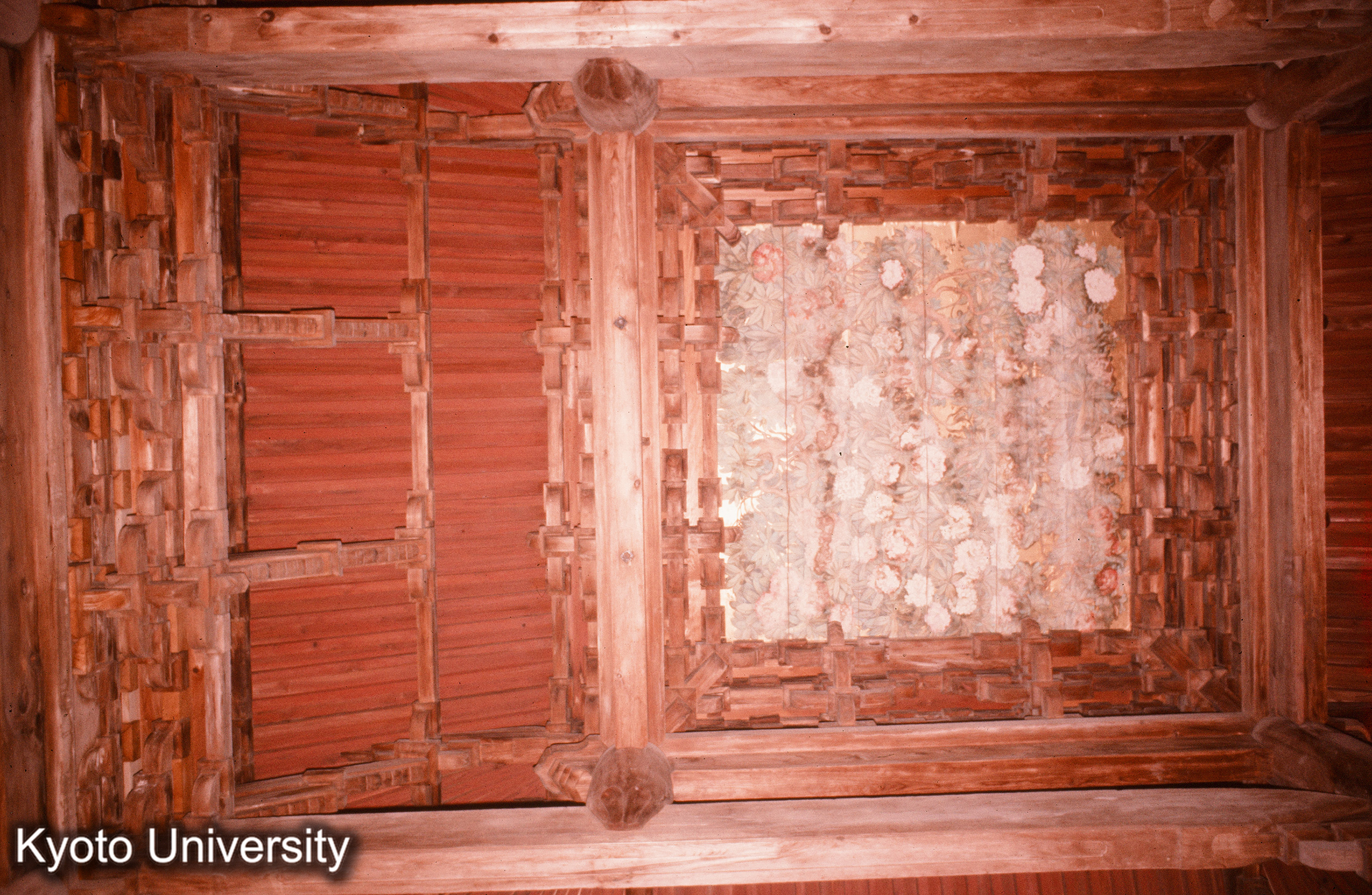 功山寺仏殿 身舎天井見上げ (1)