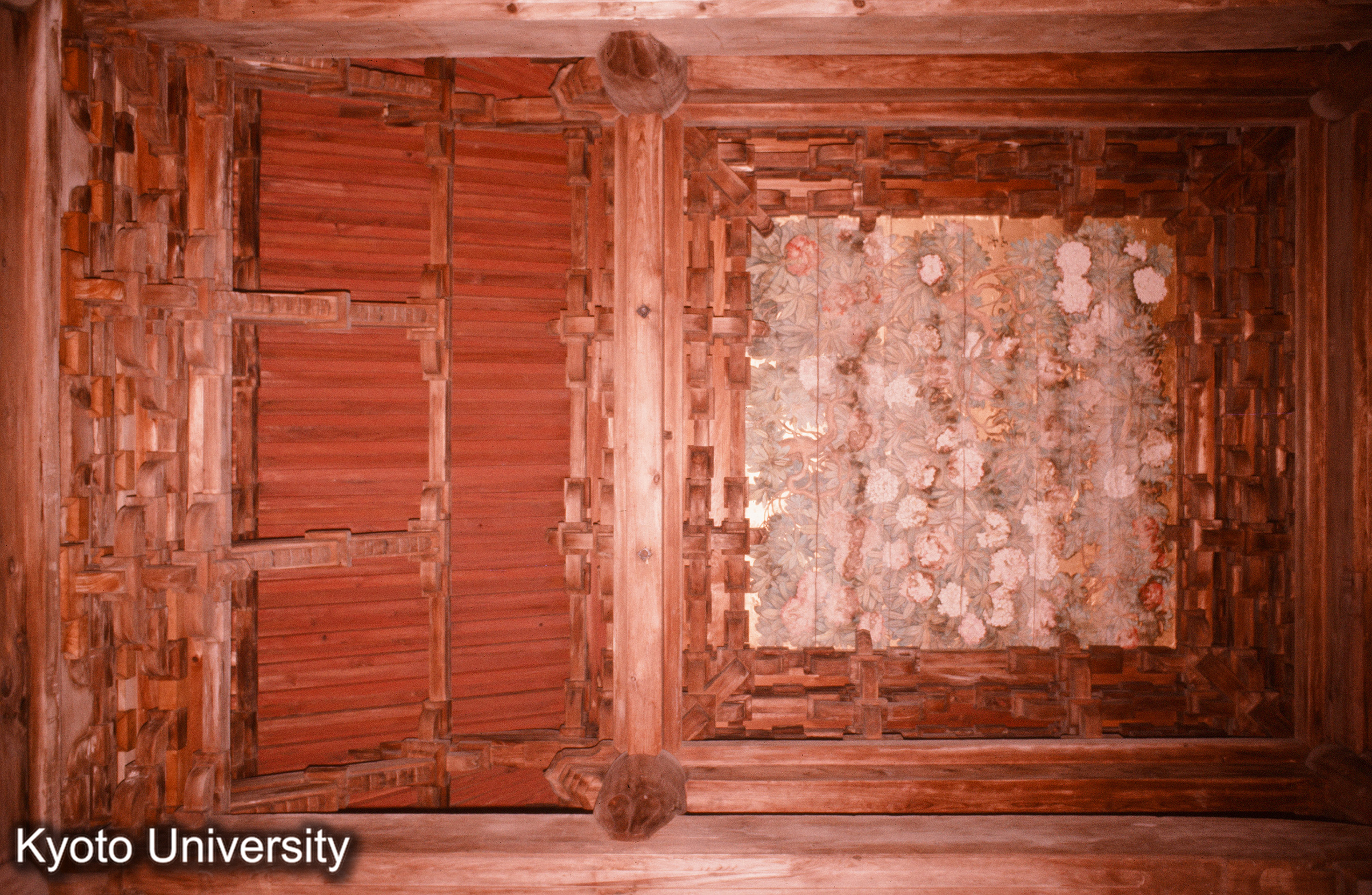 功山寺仏殿 身舎天井見上げ (1)