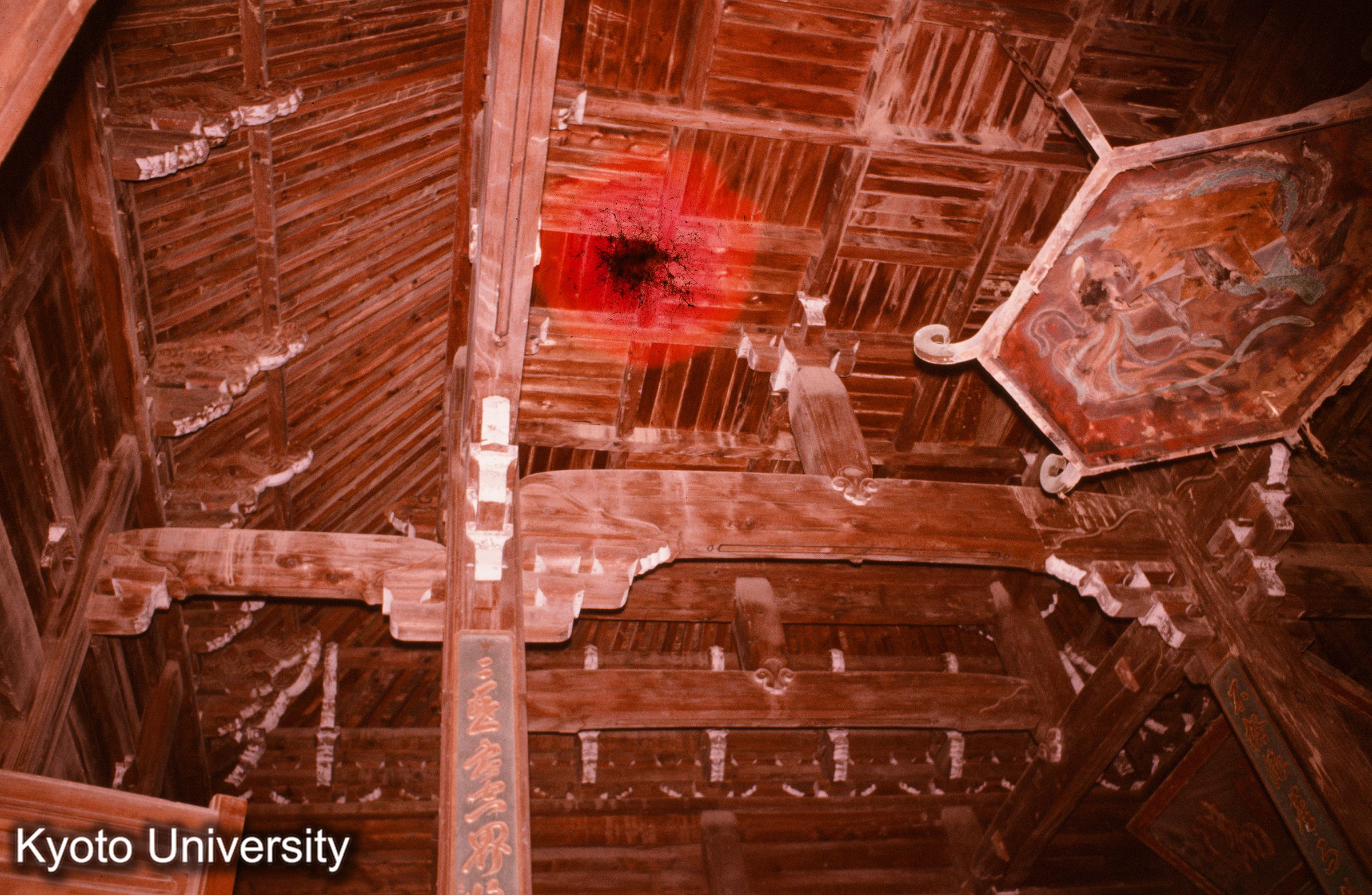 東光寺 内部構架 前寄り (1)