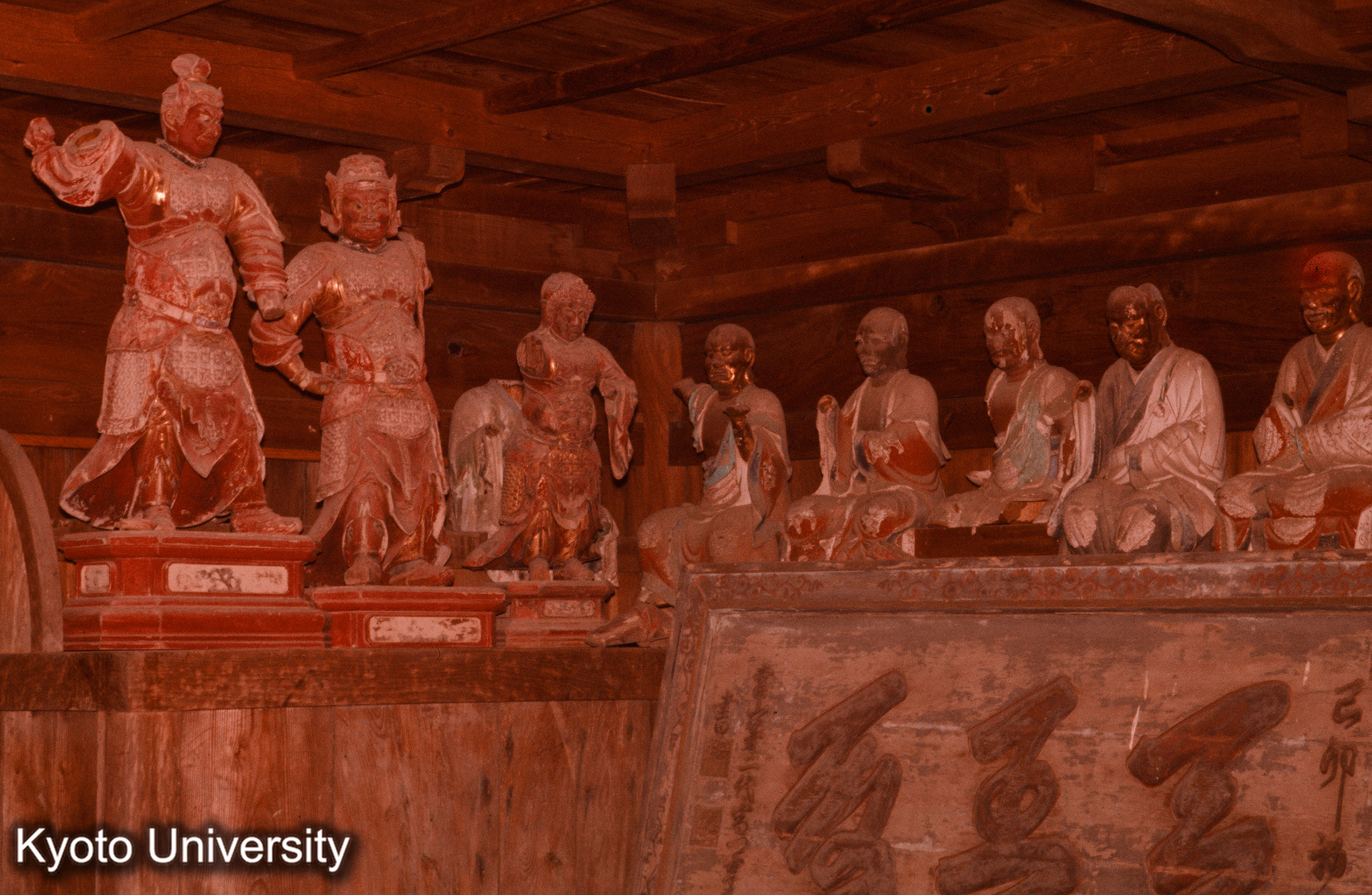 東光寺三門 上層 羅漢像 隅 (1)