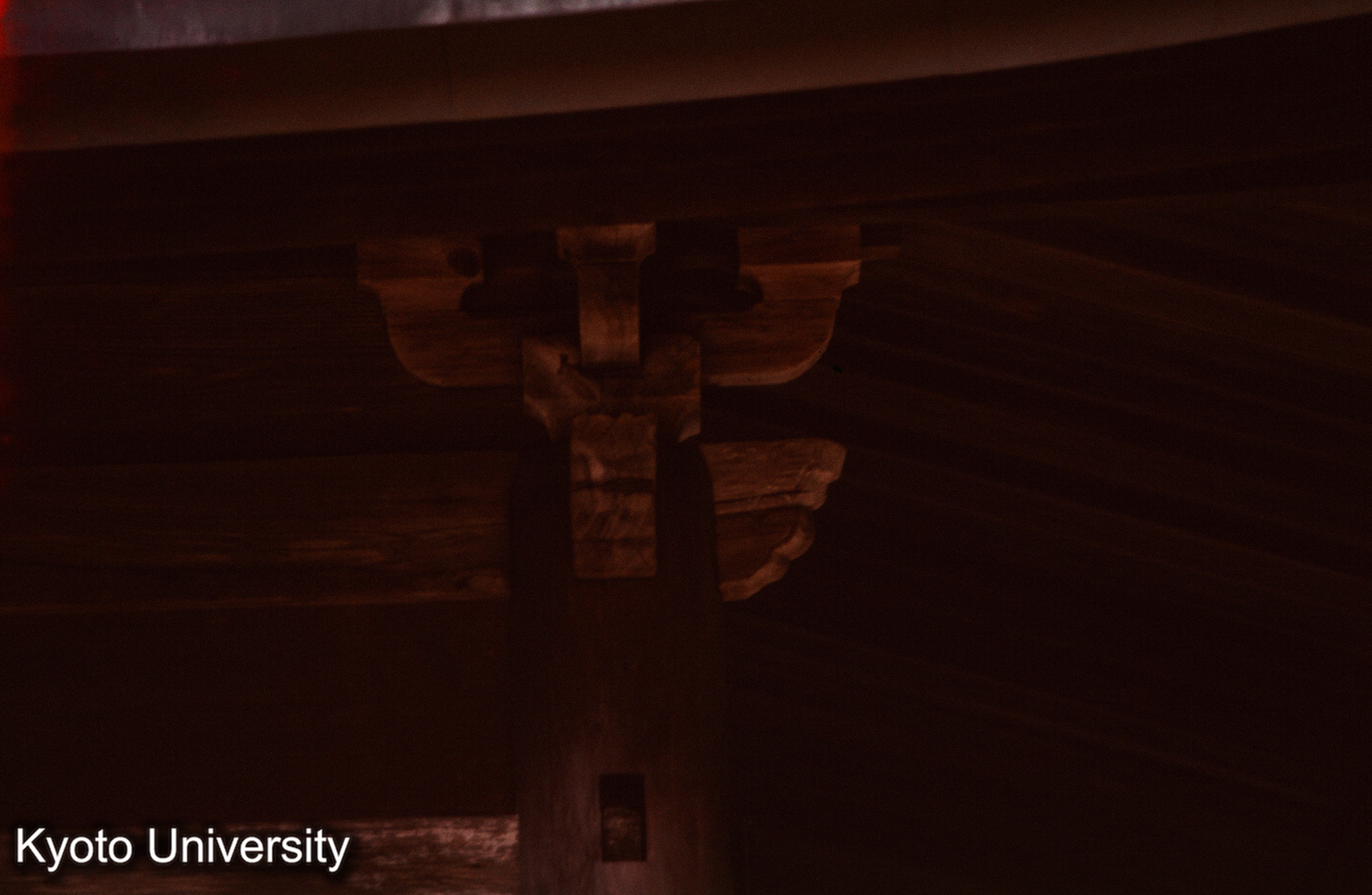 洞春寺観音堂 もこし 隅斗栱_×暗 (1)