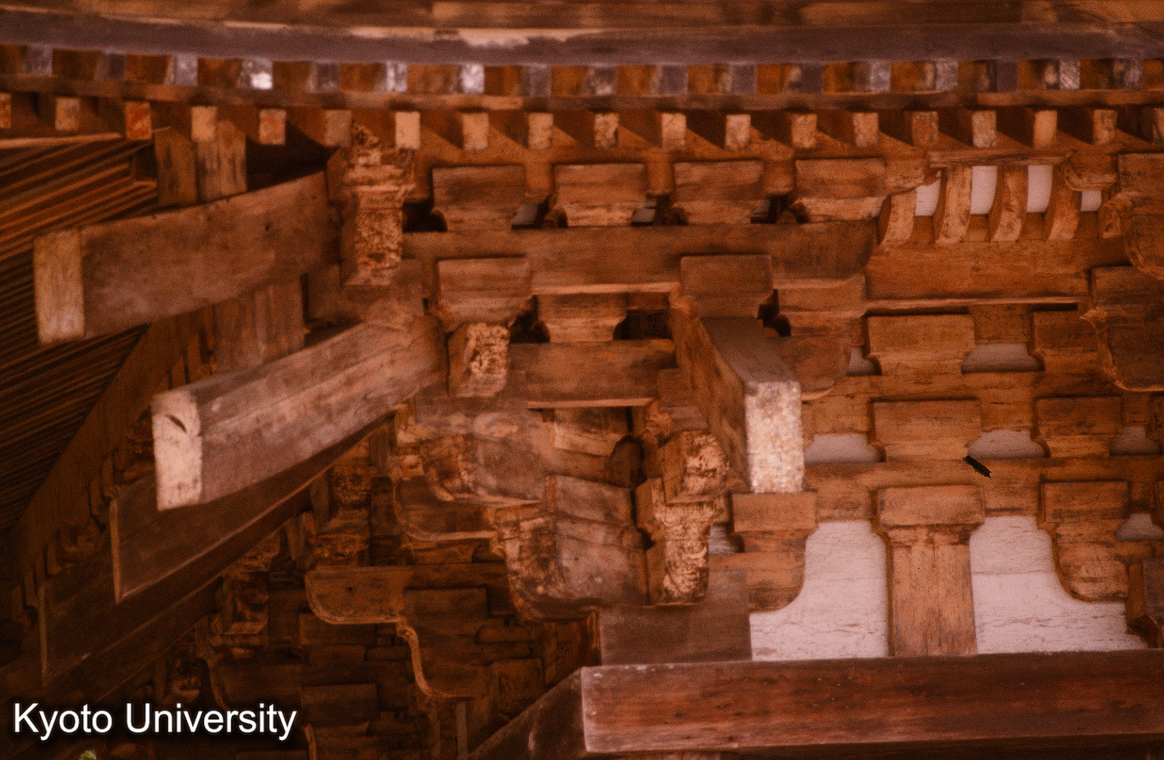 瑠璃光寺五重塔 初層隅斗栱 (1)