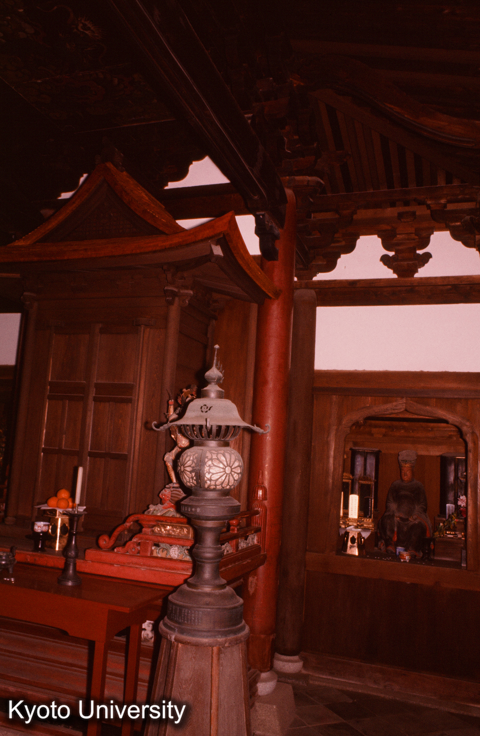 常徳寺円通殿 脇仏壇・厨子 (1)