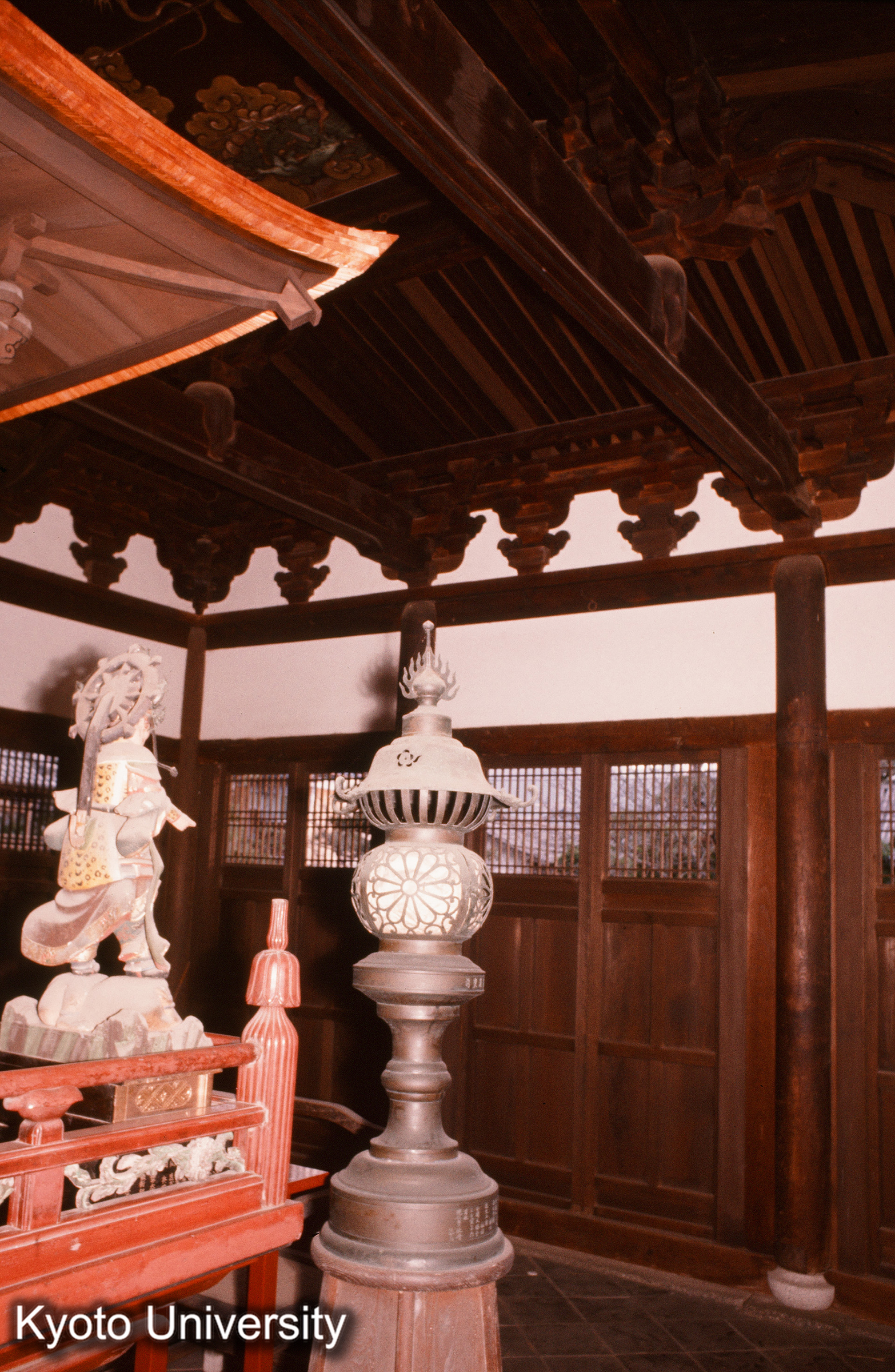 常徳寺円通殿 内部 背面より前方をのぞむ (1)