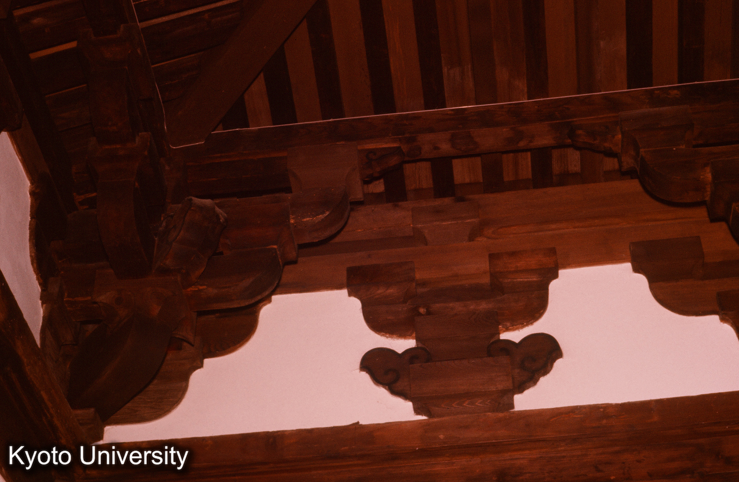 常徳寺円通殿 内部 隅斗栱 (1)