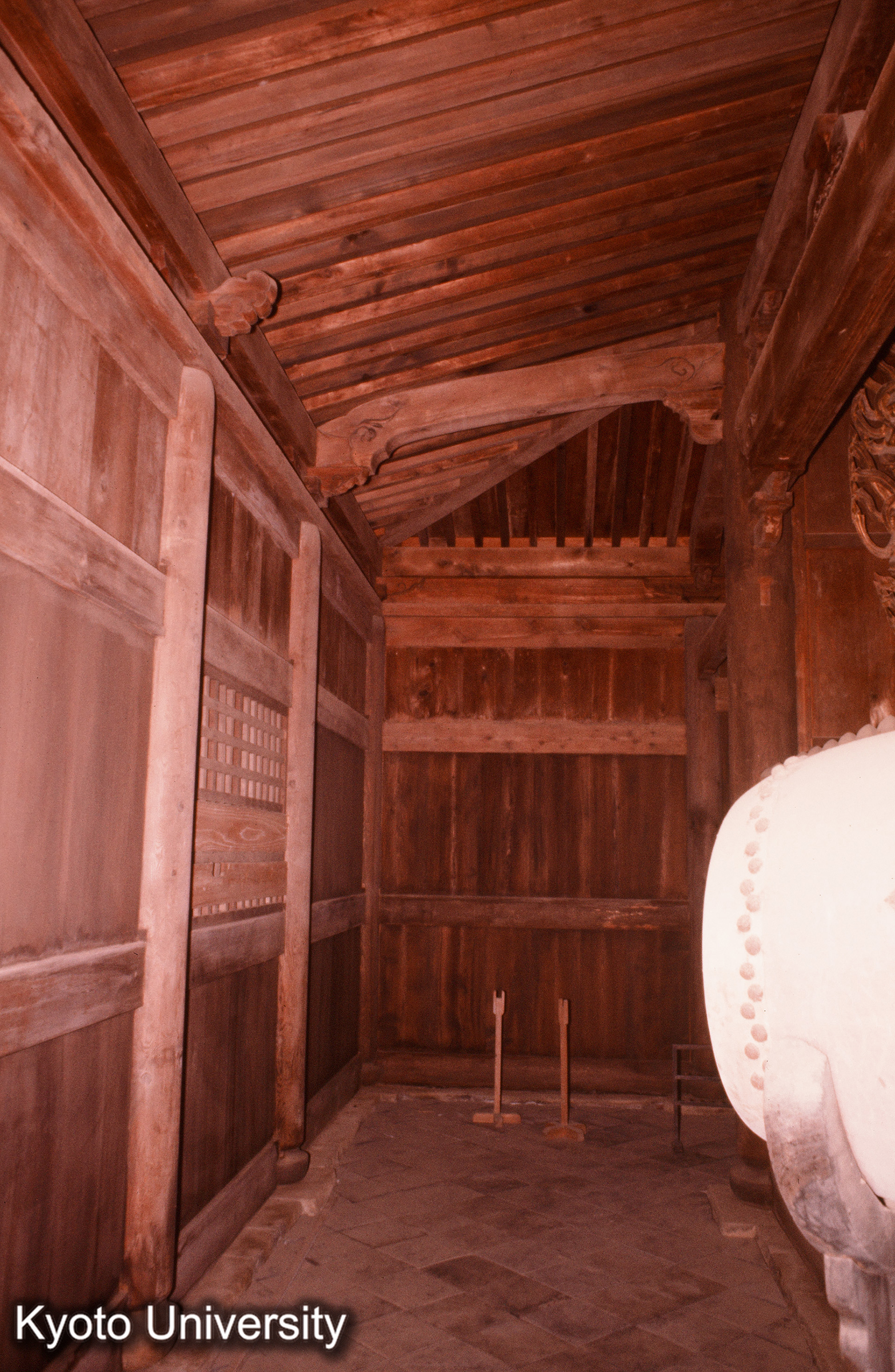 丈六寺観音堂 内部もこし (1)