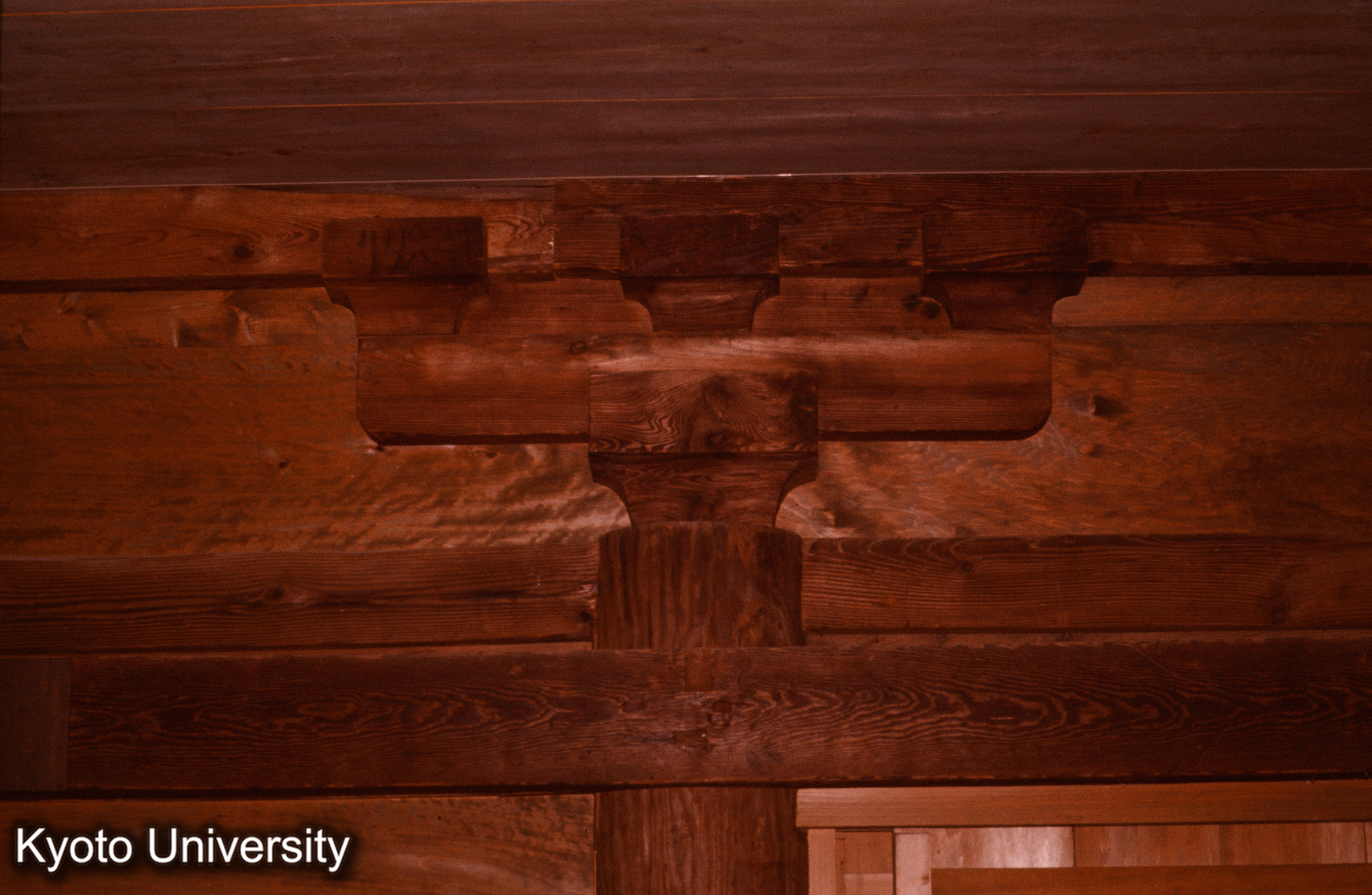 城泉寺阿弥陀堂 側斗栱（内部） (1)