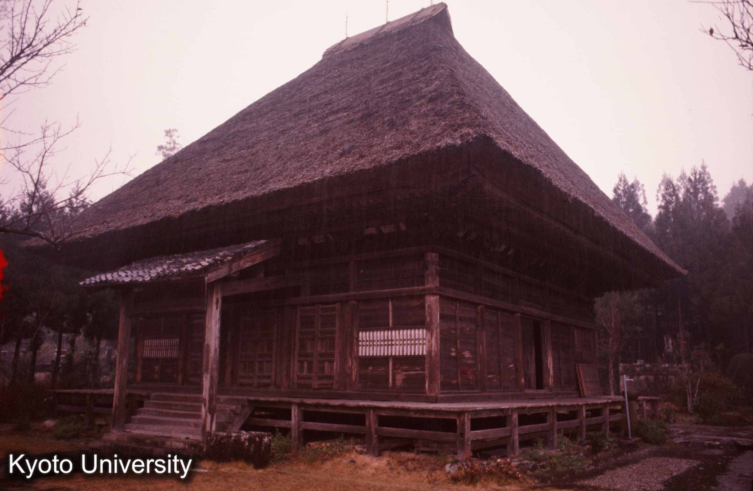 青蓮寺阿弥陀堂 正側面 (1)