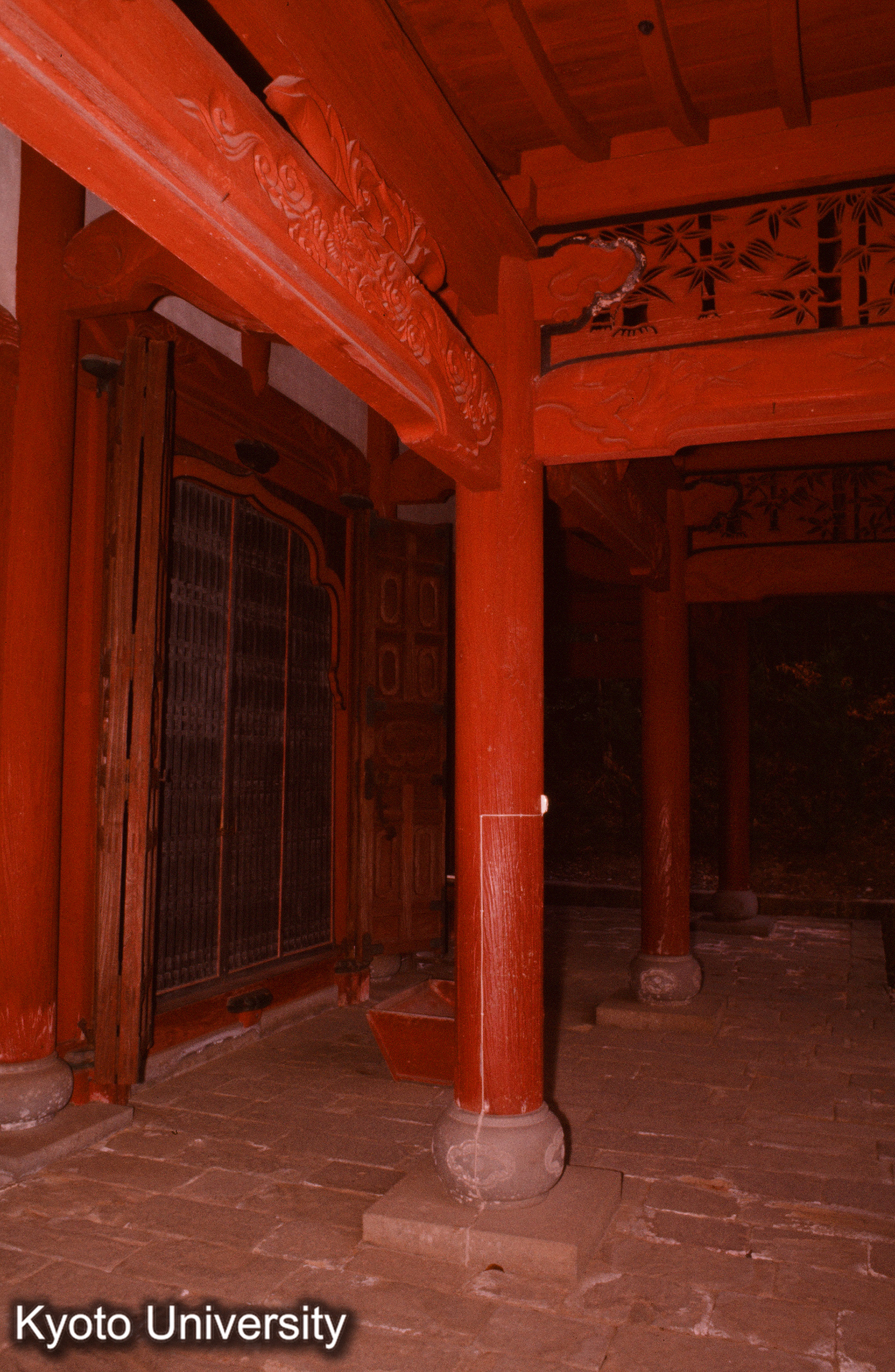 多久聖廟 正面走廊（向拝取付部） (1)