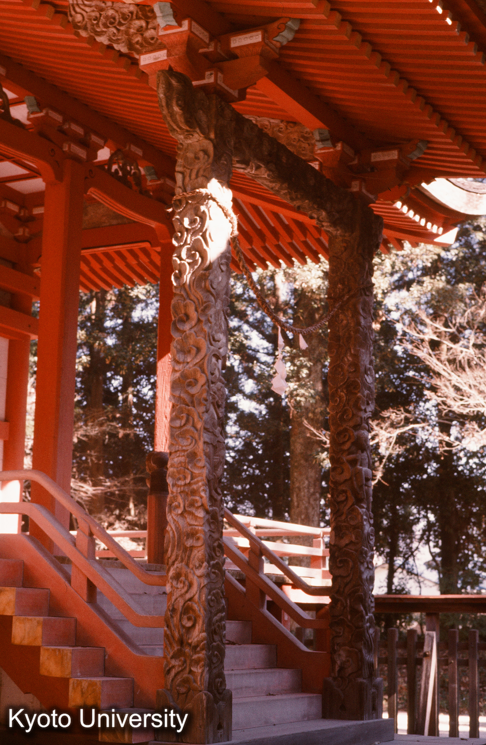 大口八幡神社本殿 向拝詳細 (1)