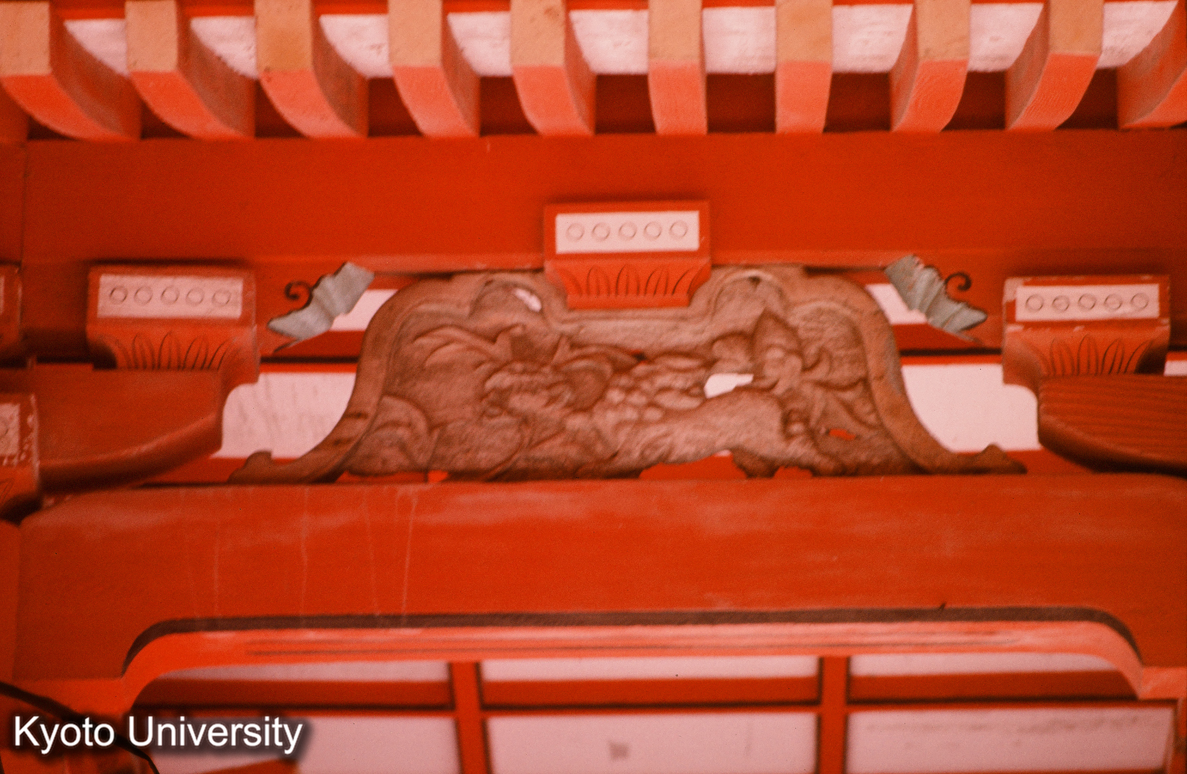 大口八幡神社本殿 向拝蟇股 (1)