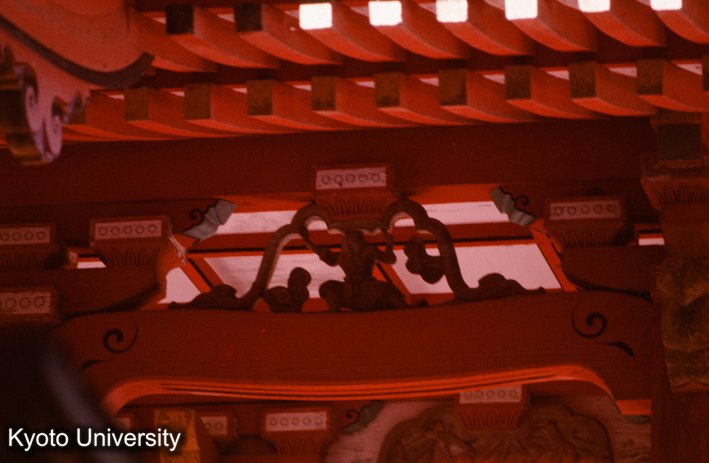 大口八幡神社本殿 向拝 (1)