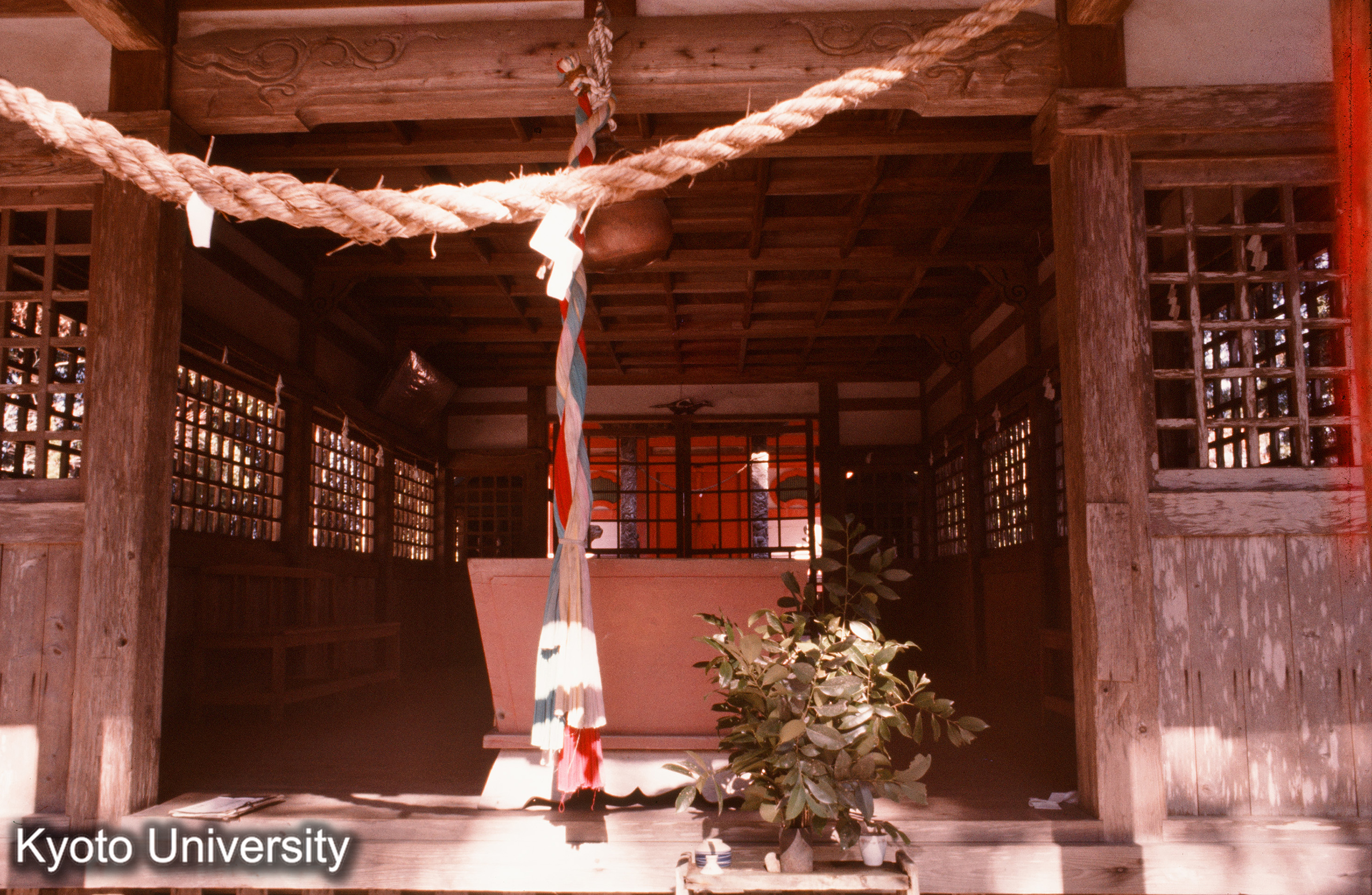 大口八幡神社 拝殿 (1)